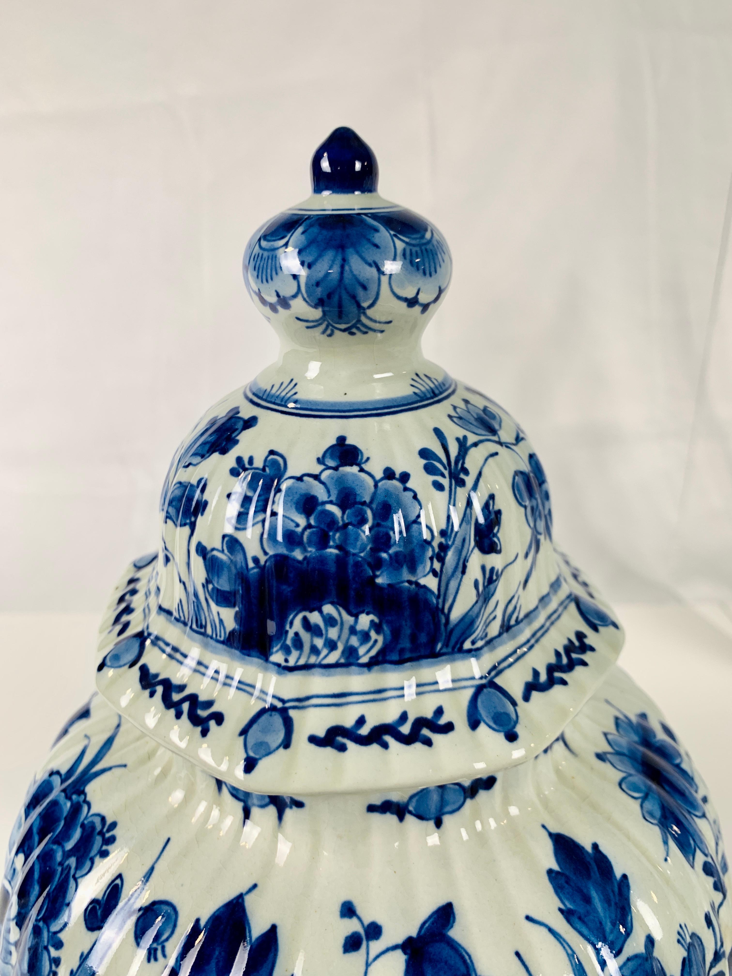 Blue and White Delft Jar Hand-Painted in The Netherlands Mid 20th Century For Sale 3