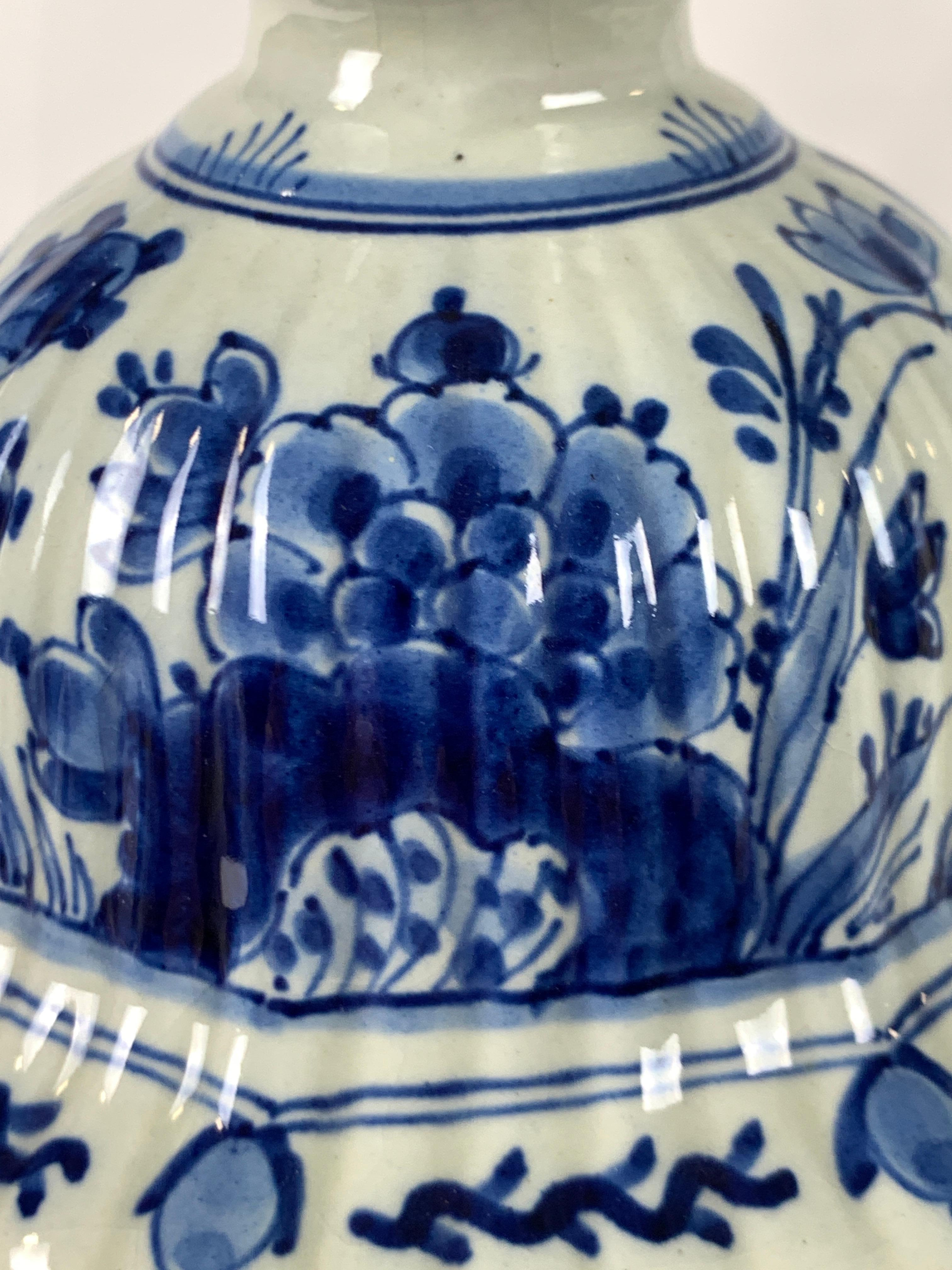 Blue and White Delft Jar Hand-Painted in The Netherlands Mid 20th Century For Sale 4