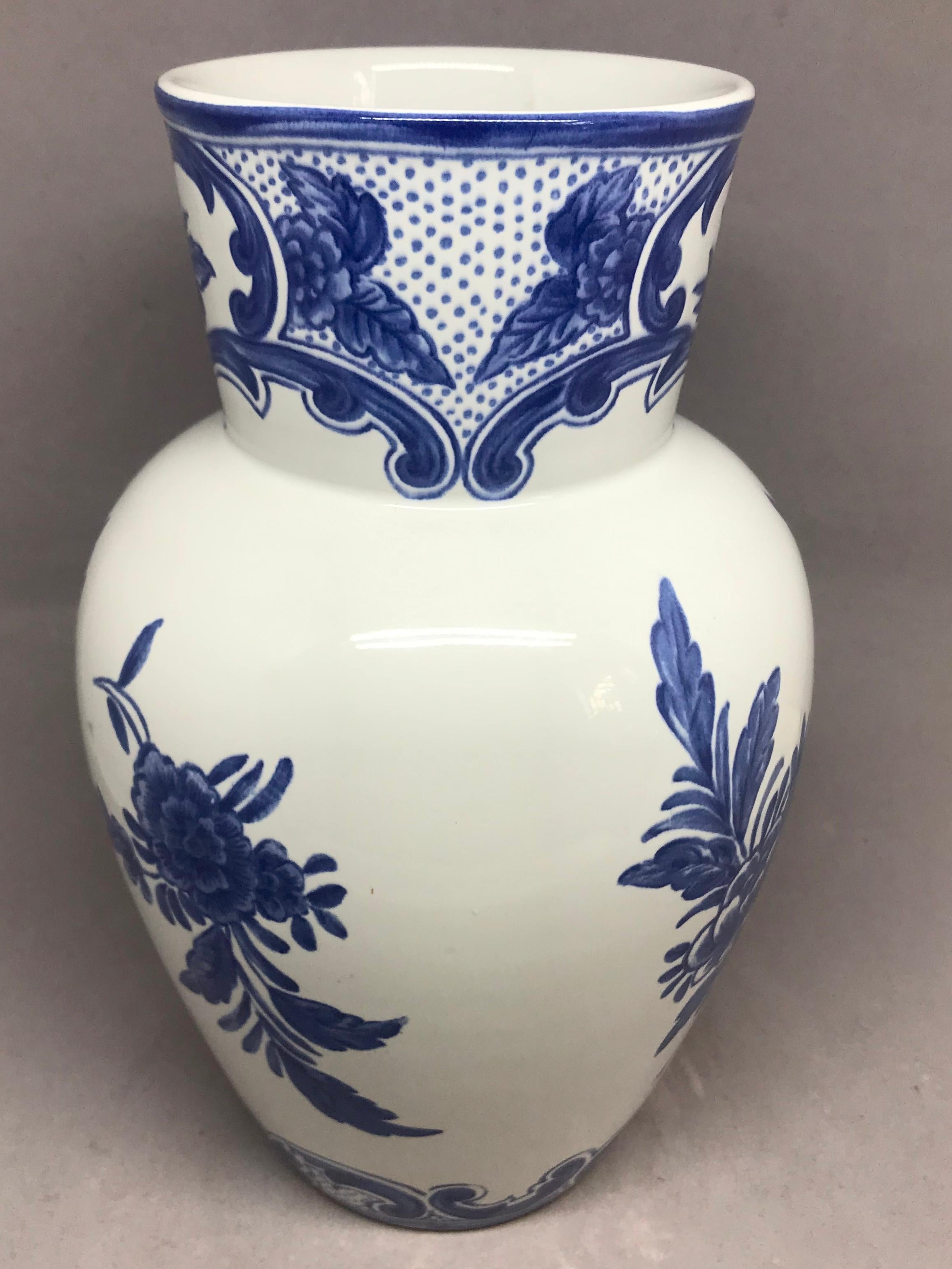 tiffany vase blue and white