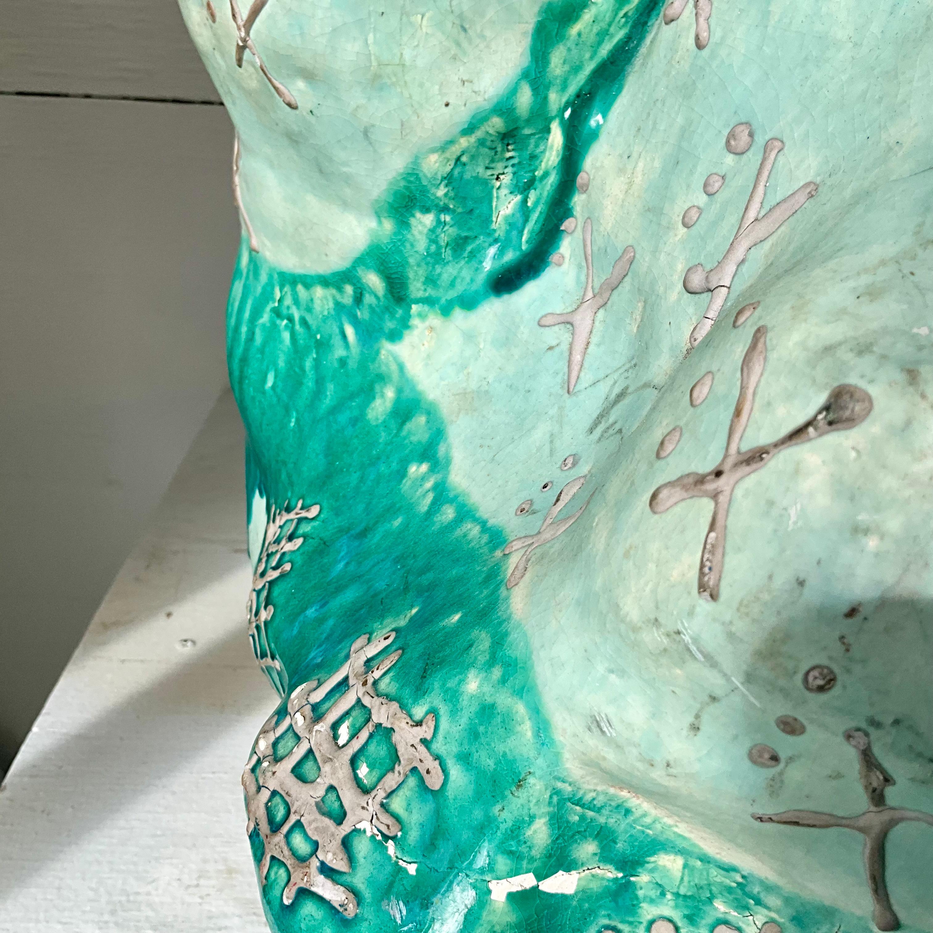 XX secolo Vaso in gesso a doppio collo blu e bianco in vendita