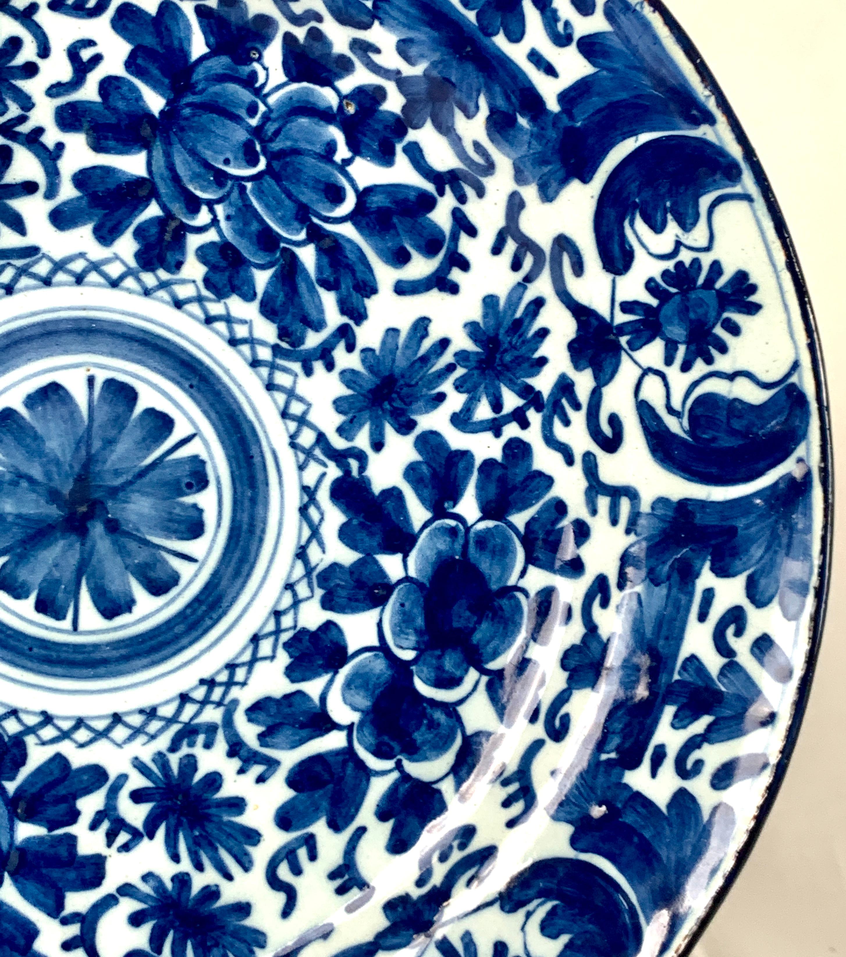 Blue and White Dutch Delft Charger In Excellent Condition For Sale In Katonah, NY