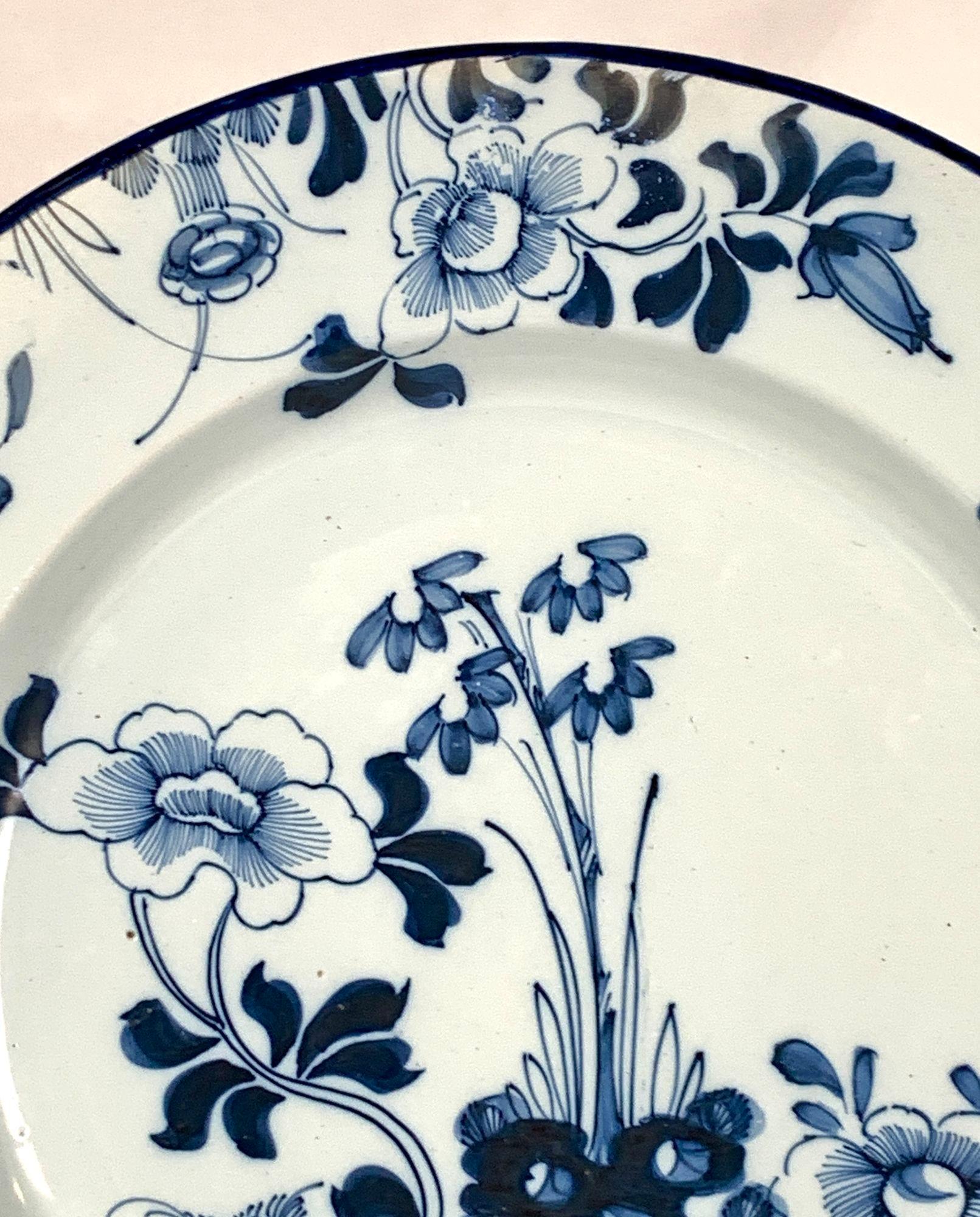 Blue and White Dutch Delft Charger Hand Painted Mid 18th Century Circa 1760 In Excellent Condition For Sale In Katonah, NY