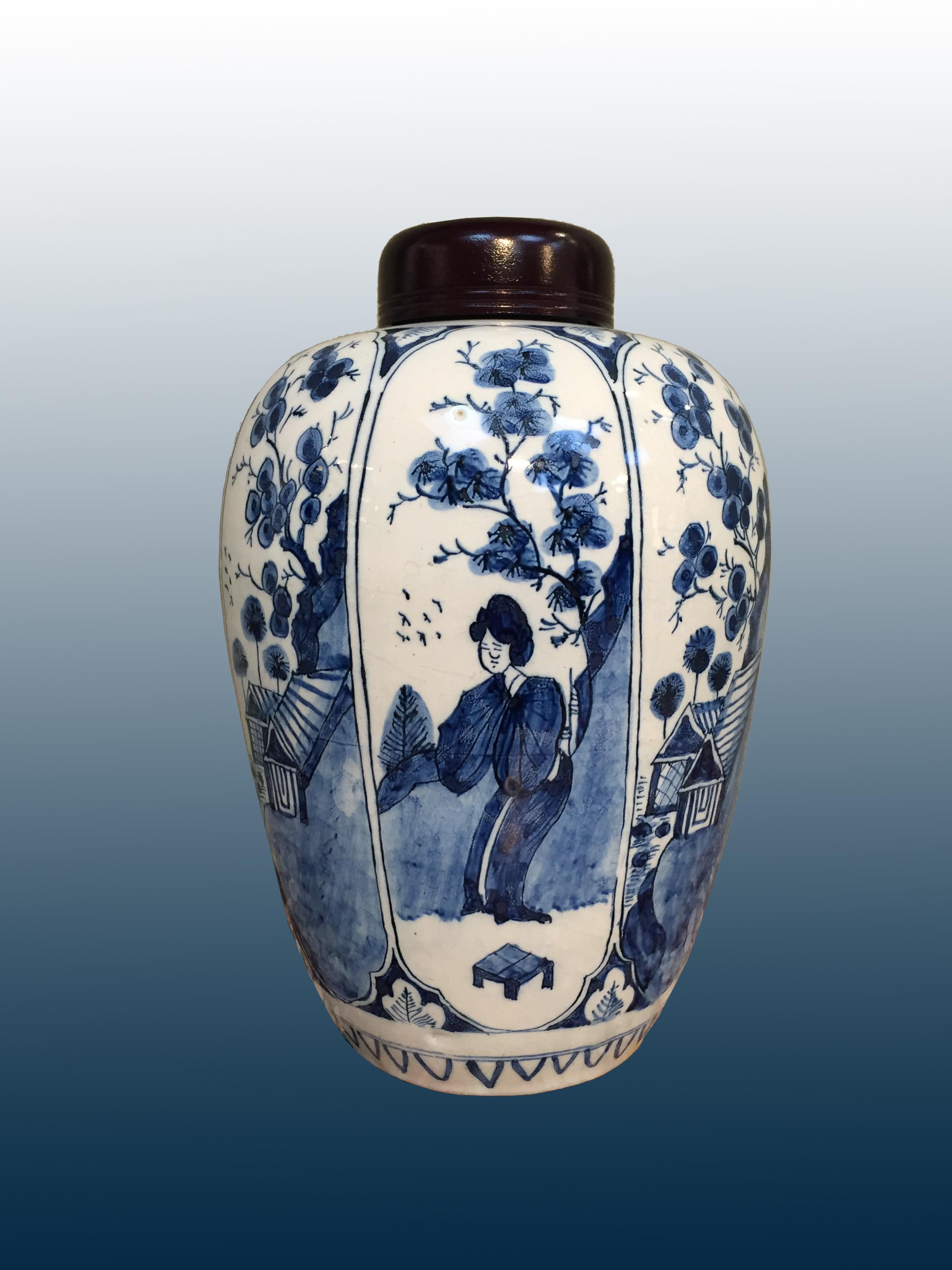 An Early Dutch Delftware lidded jar with chinoiserie decoration.

Origine: Delft, The Netherlands
Date: Early 18th century
Workshop: Unknown.

A genuine blue and white lidded jar with chinoiserie decoration in Kangxi style, with so-called long