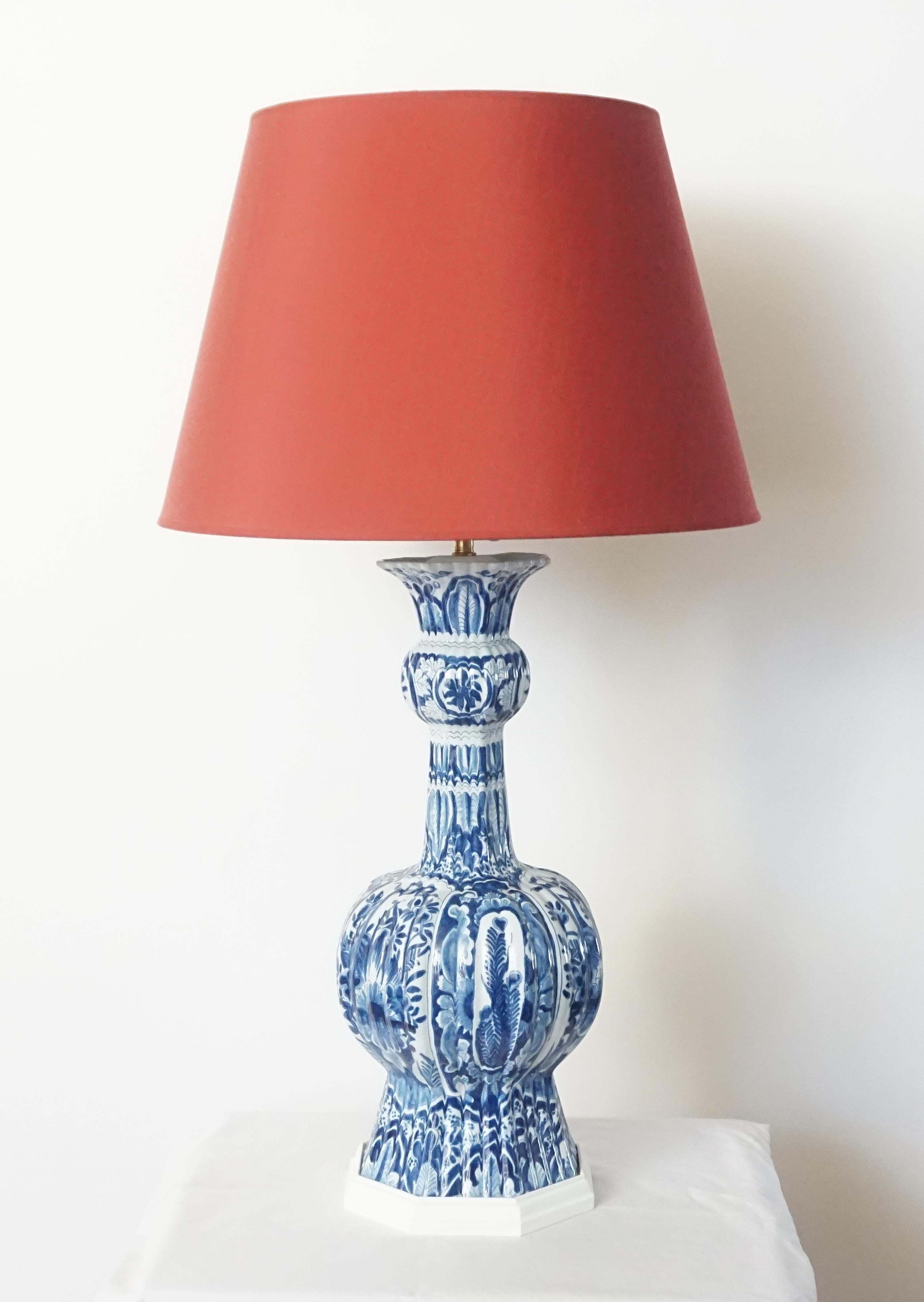 Blue and White Dutch Delft Vase Table Lamp (Niederländisch)