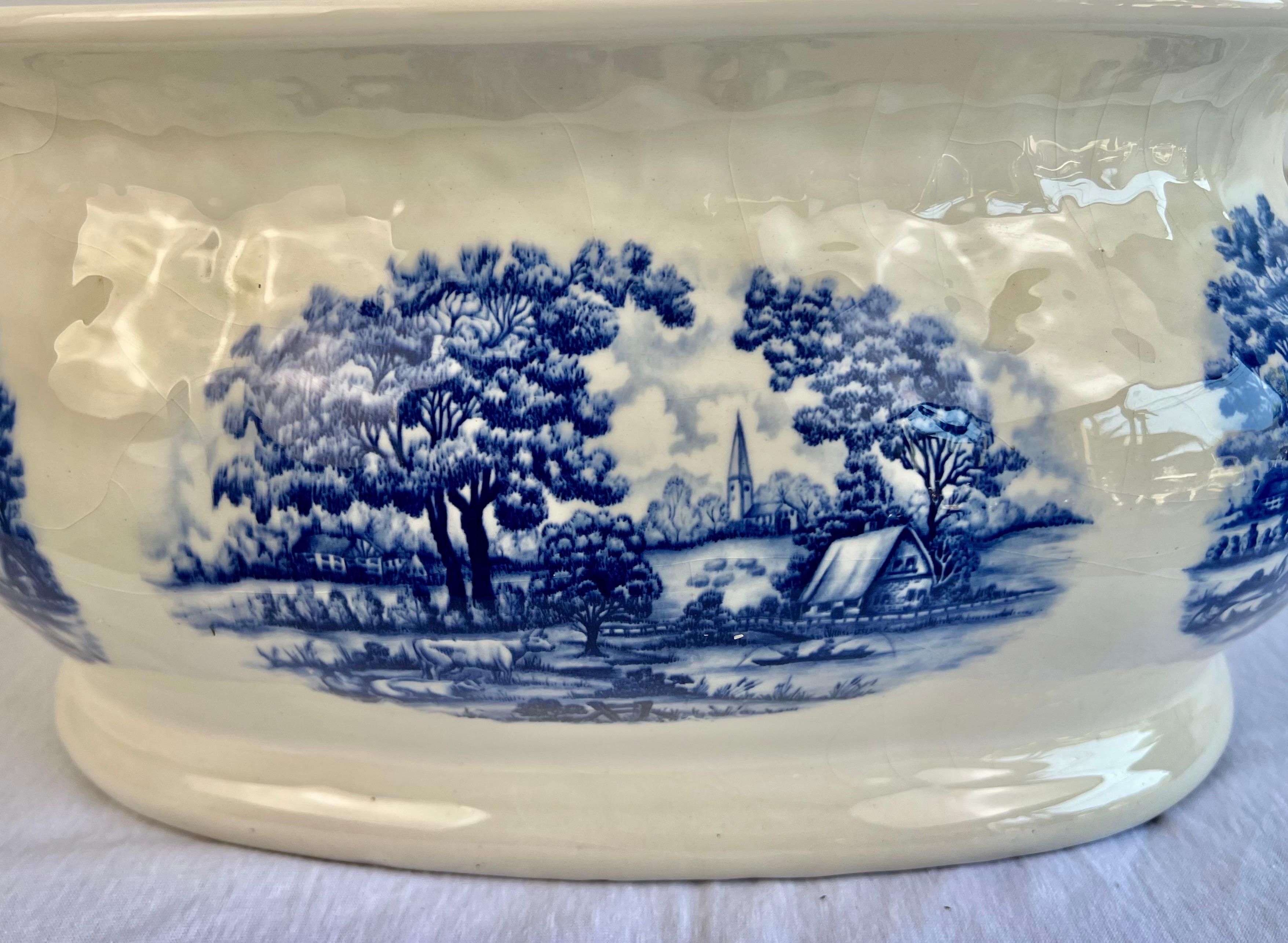 Blue and White English Transferware Cachepot In Good Condition For Sale In Los Angeles, CA