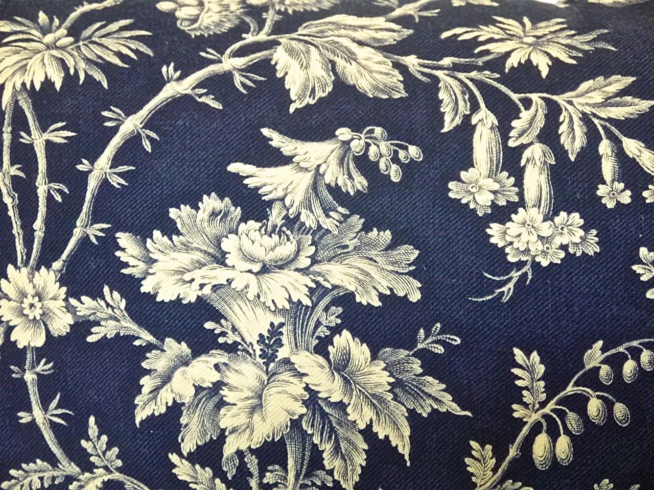 Blue and White Exotic Flowers Cotton Pillow, French, 19th Century In Good Condition For Sale In London, GB