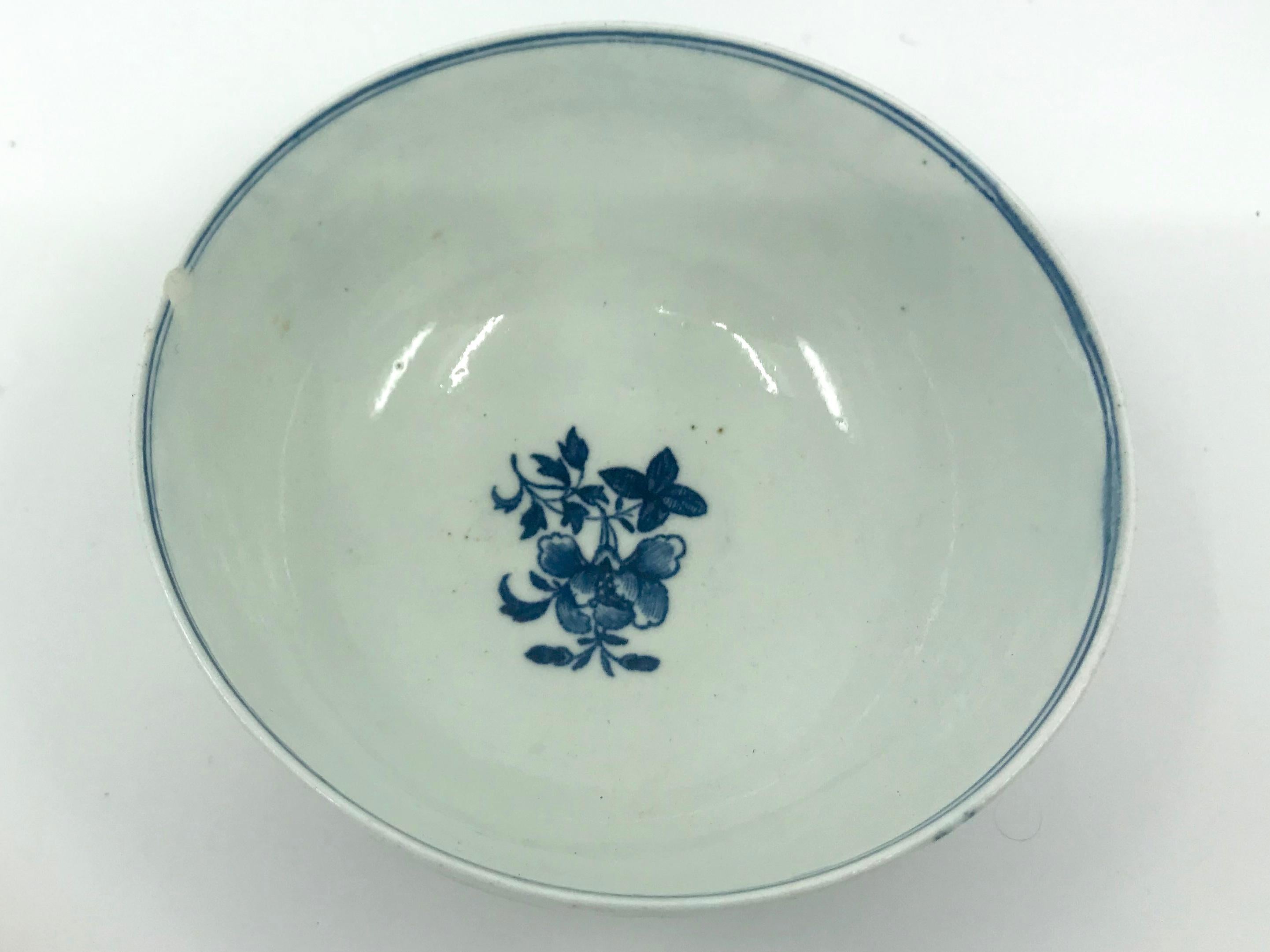 Hand-Painted Blue and White First Period Worcester Chinoiserie Porcelain Bowl