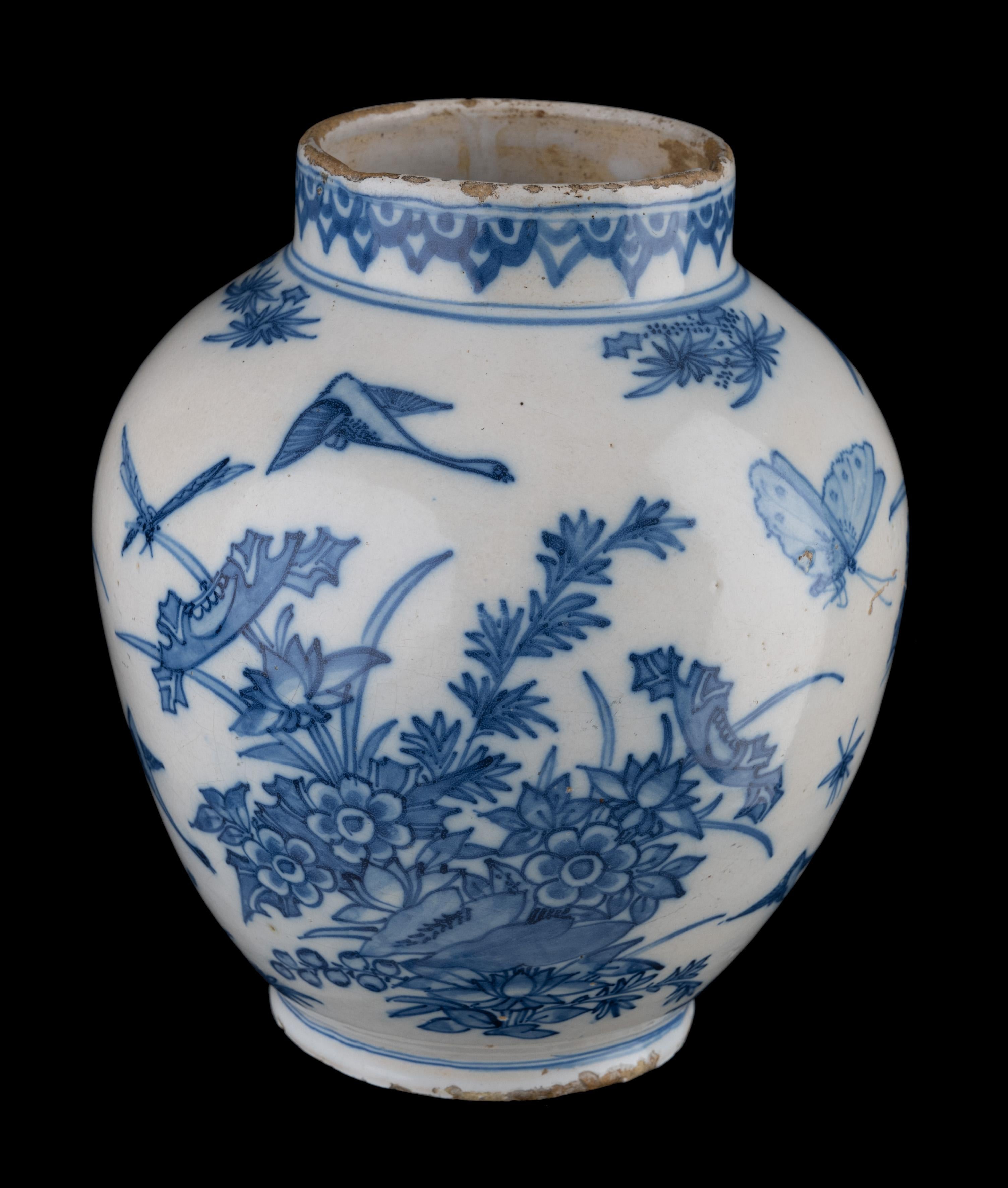 Baroque Blue and white floral chinoiserie jar Delft, 1650-1680 For Sale