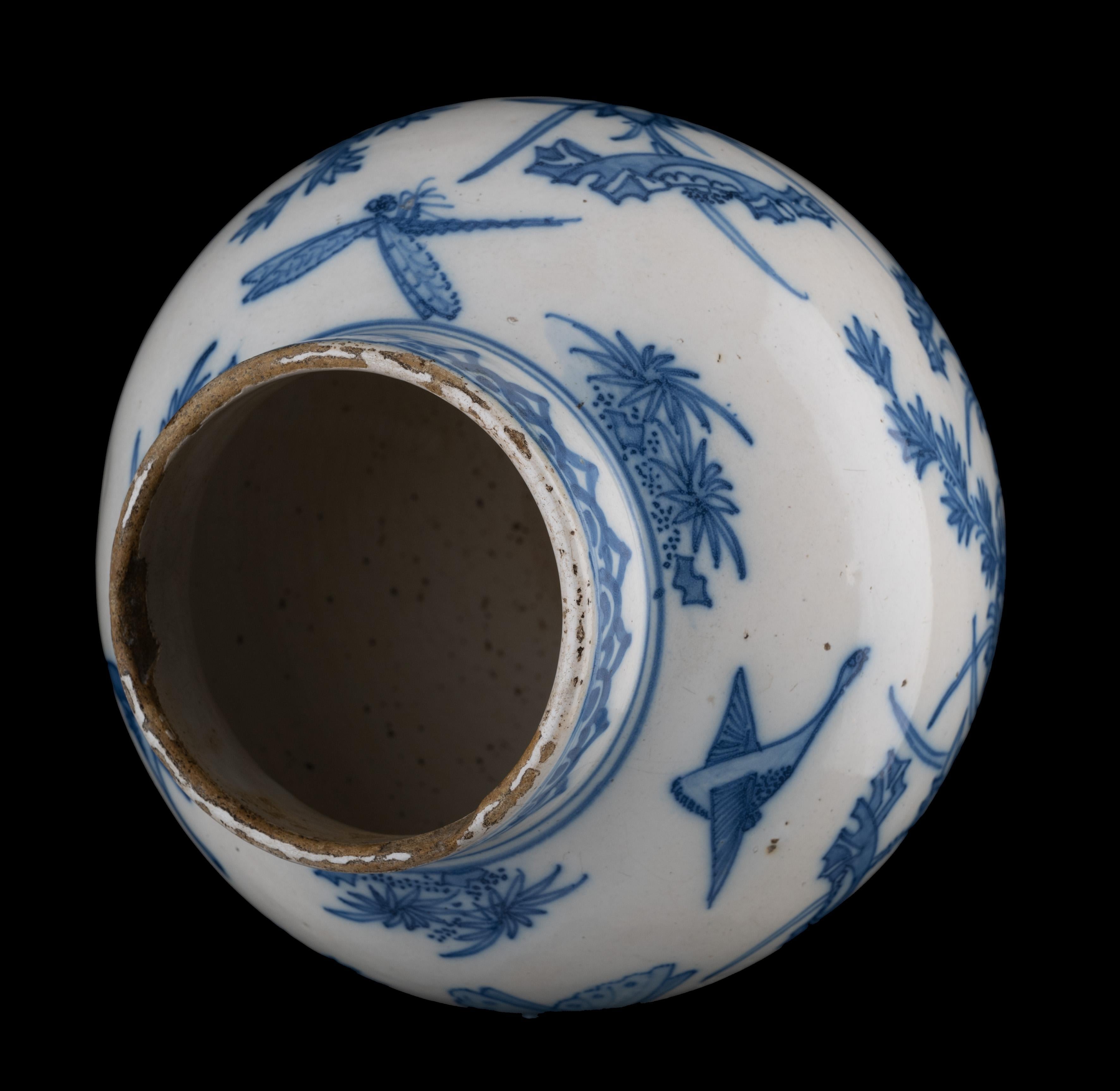 18th Century and Earlier Blue and white floral chinoiserie jar Delft, 1650-1680 For Sale
