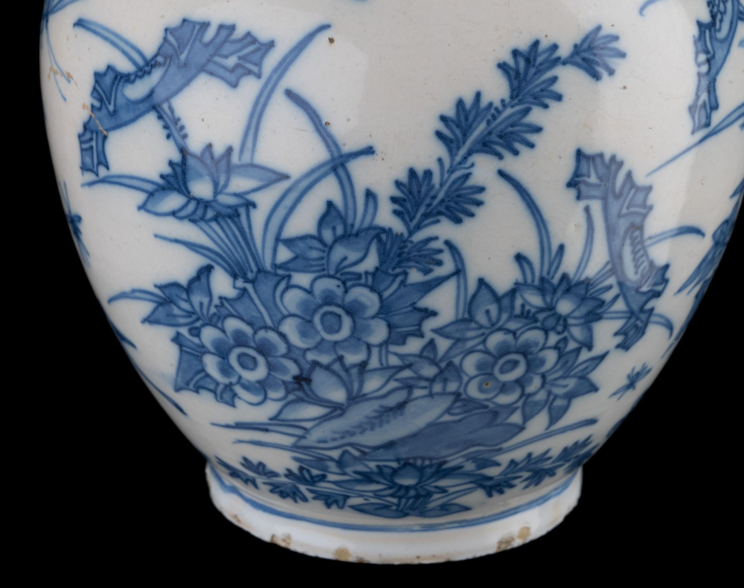 Ceramic Blue and white floral chinoiserie jar Delft, 1650-1680 For Sale