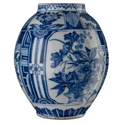 Blue and white floral chinoiserie jar Delft, 1650-1680