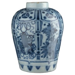 Jarre à chinoiserie bleue et blanche à motifs floraux Delft, 1680-1690 