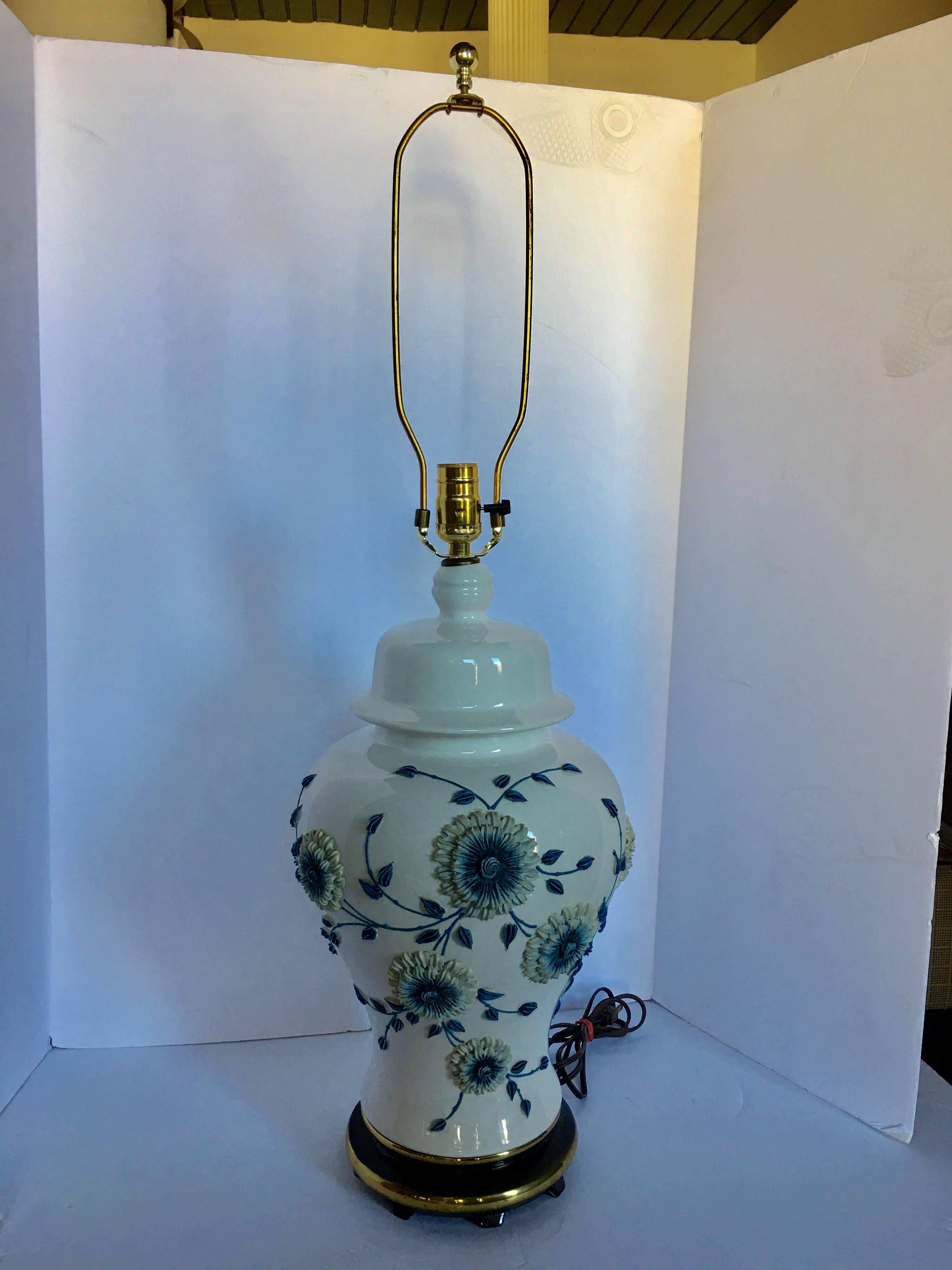 Blue and White Floral Porcelain Ginger Jar Table Lamp 1