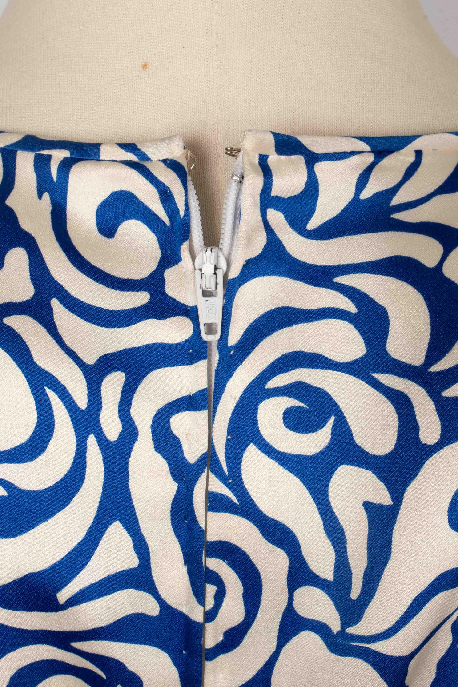 Blue and white Flounced Printed Silk Dress with Purple and Blue Satin Braids For Sale 4