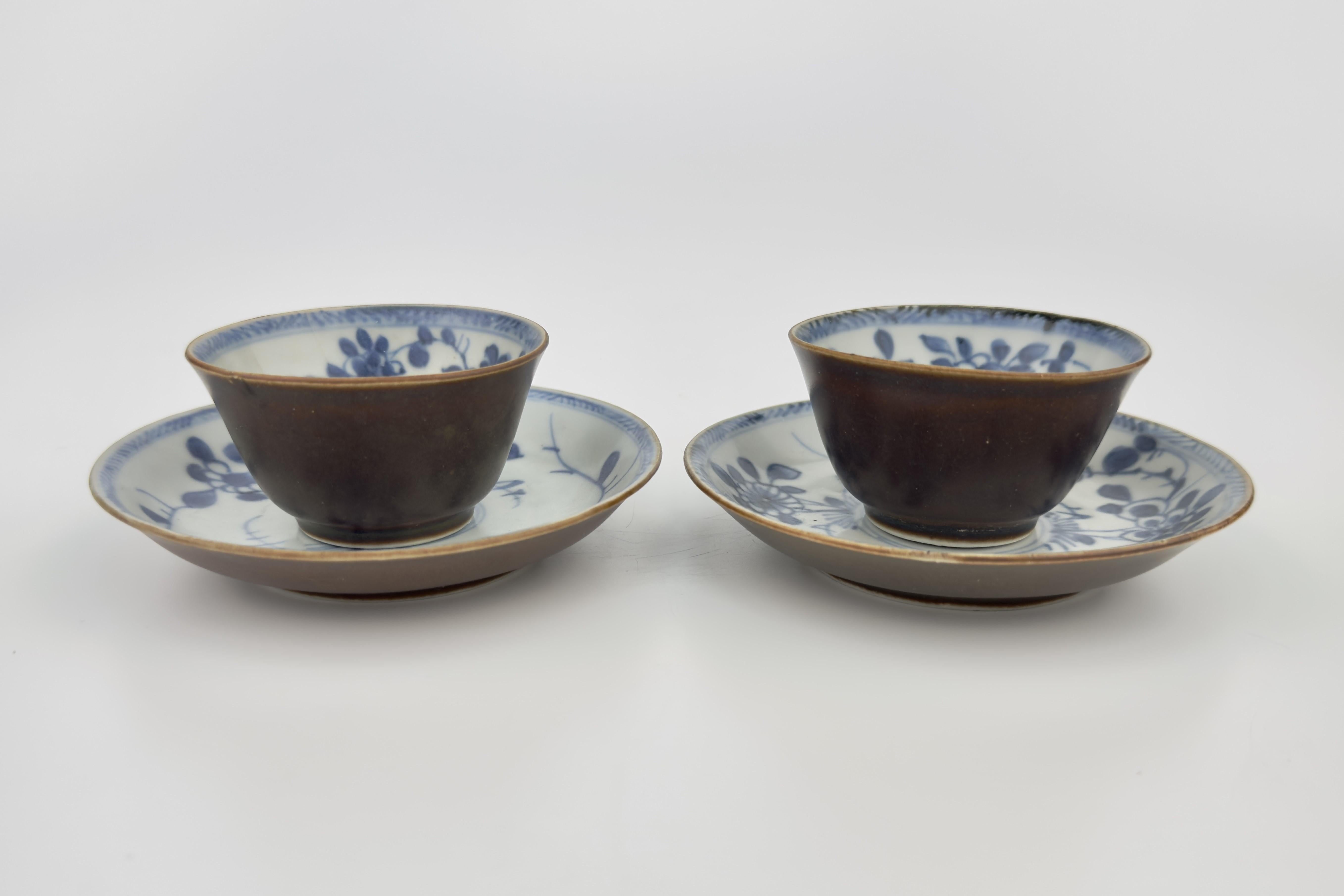 Service à thé bleu et blanc à motif de fleurs C 1725, Dynastie Qing, époque Yongzheng en vente 2