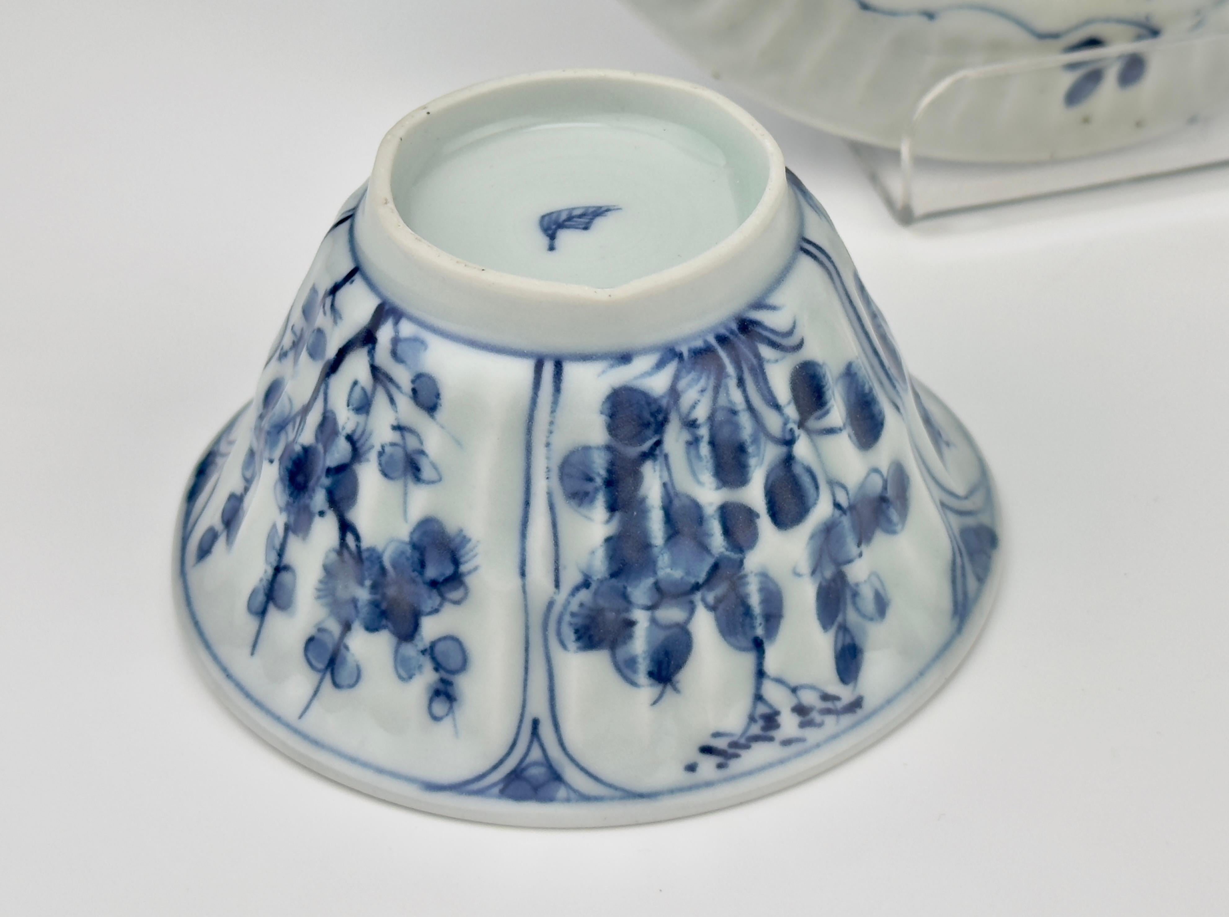 Blue And White Flower Pattern Tea Set, Qing Dynasty, Kangxi Era For Sale 3