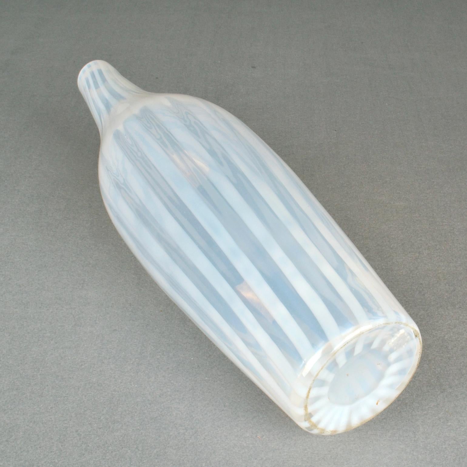 Blue and White Hand Blown Vases by Leerdam, 1960s For Sale 1
