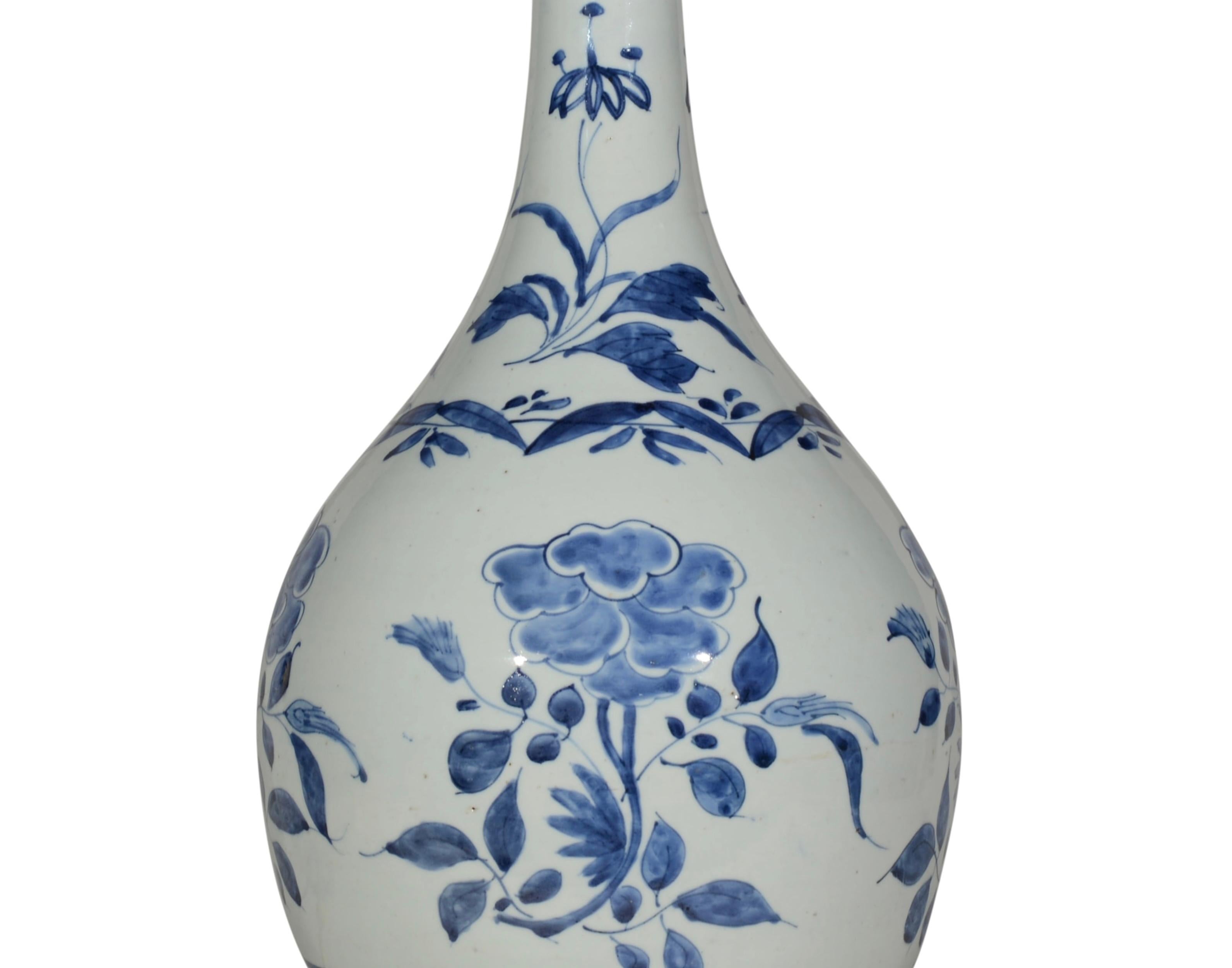 Lámpara de mesa de porcelana antigua Arita japonesa azul y blanca de mediados del siglo XVII en Bueno estado para la venta en London, GB