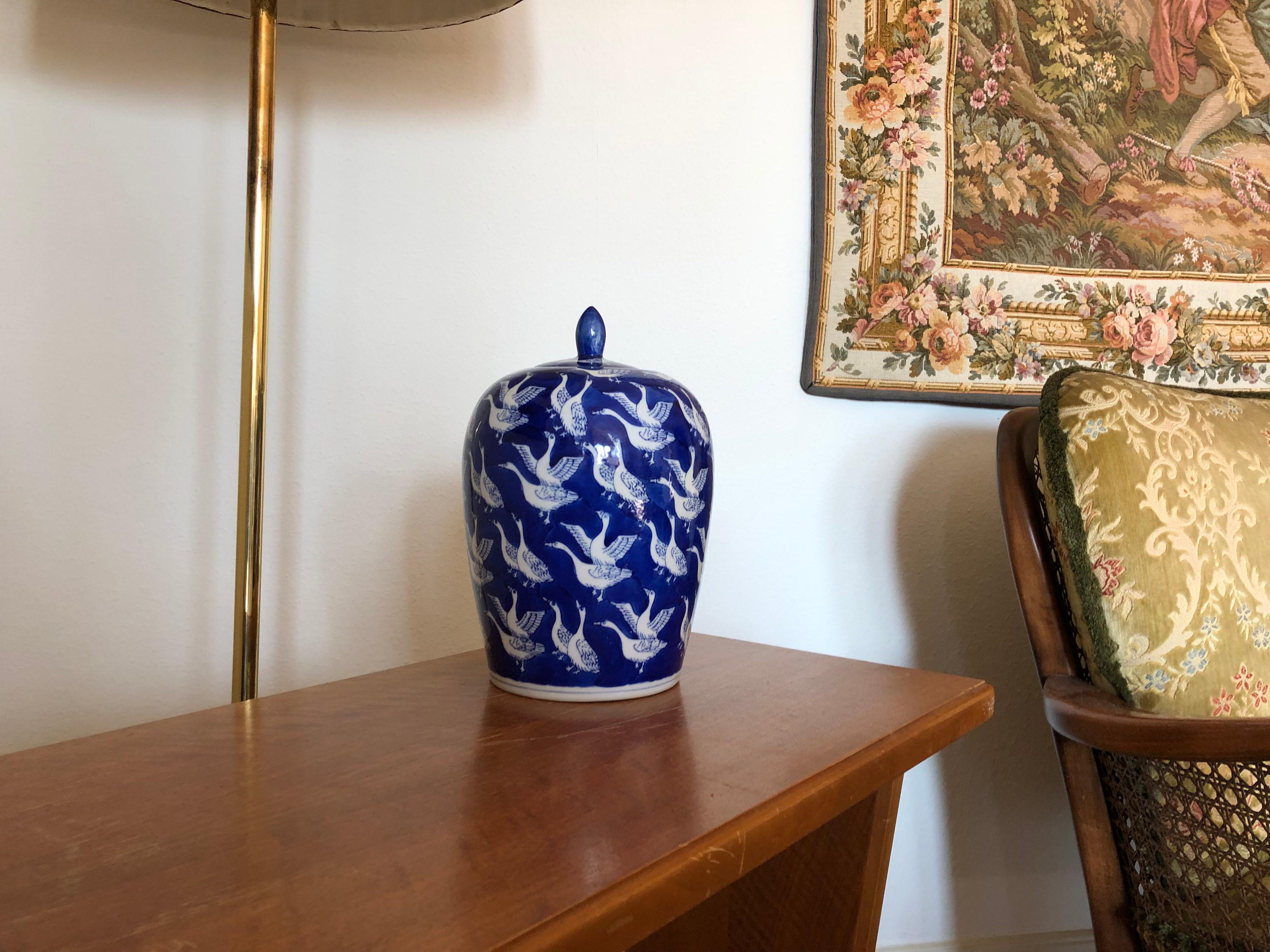 Blue and White Jar Cobalt Chinese Swan Vase Made in China SALE In Good Condition In Sofia, BG
