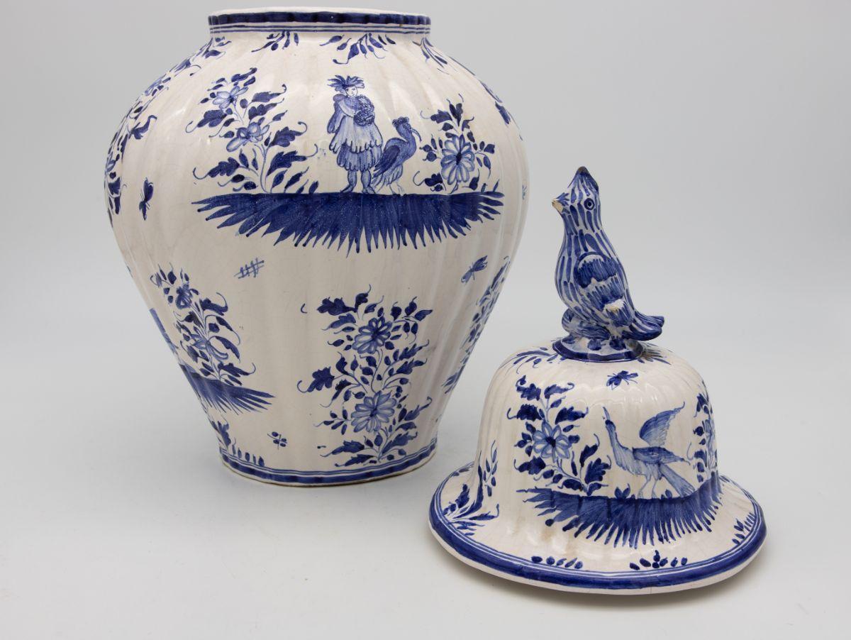 Blue and White Jar with Bird Figure 3