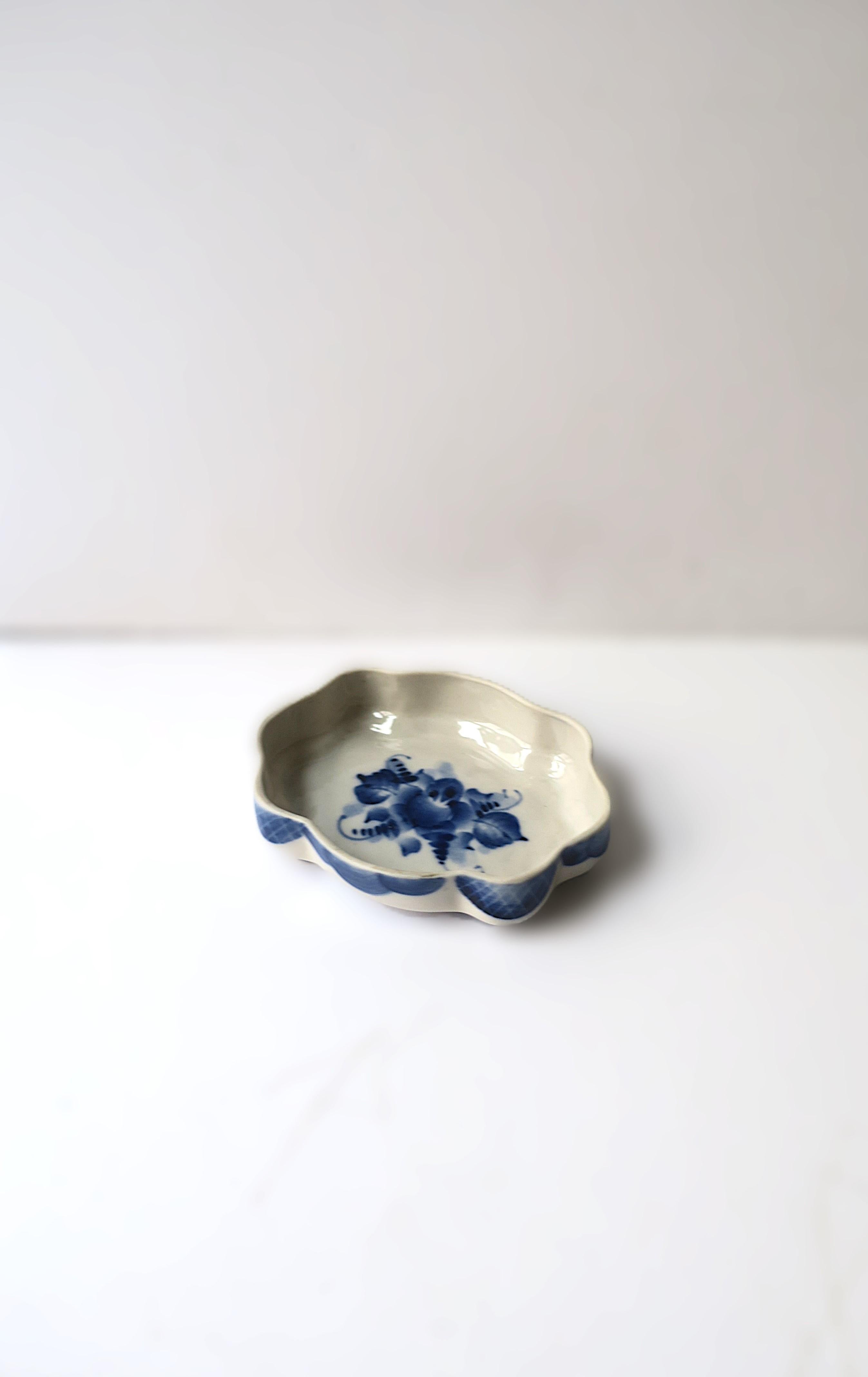 Russian Blue and White Jewelry Dish For Sale