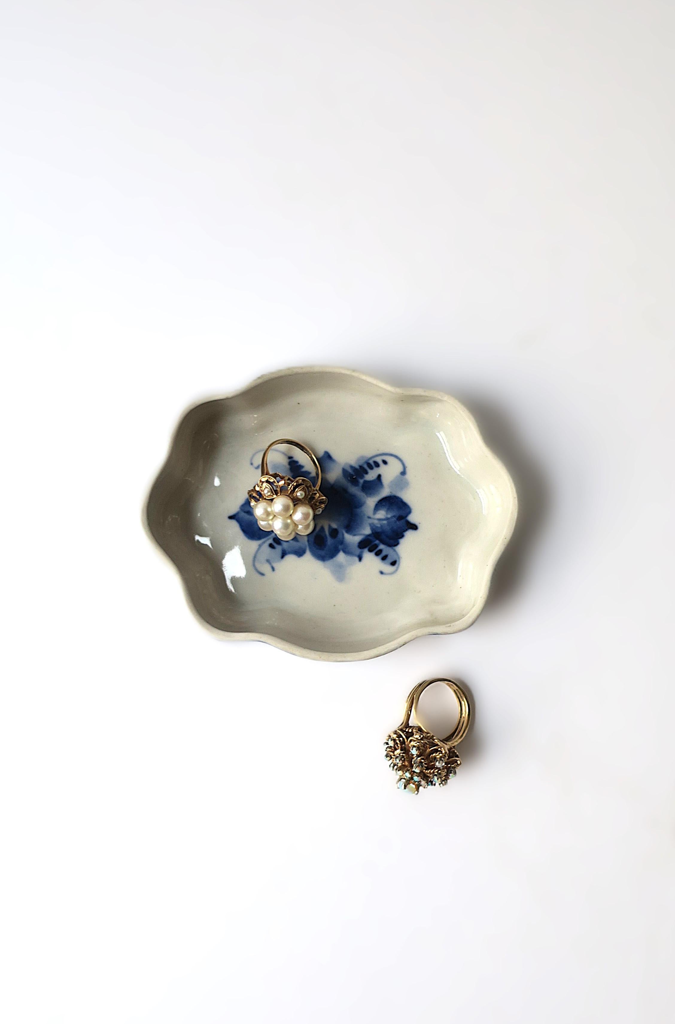 Porcelain Blue and White Jewelry Dish For Sale