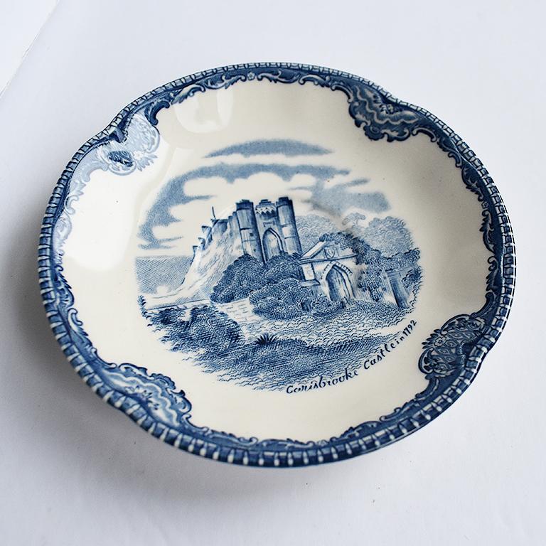 Chinoiseries Saucière ou plat à bibelots bleu et blanc de Johnson Bros Carisbrooke Angleterre  en vente