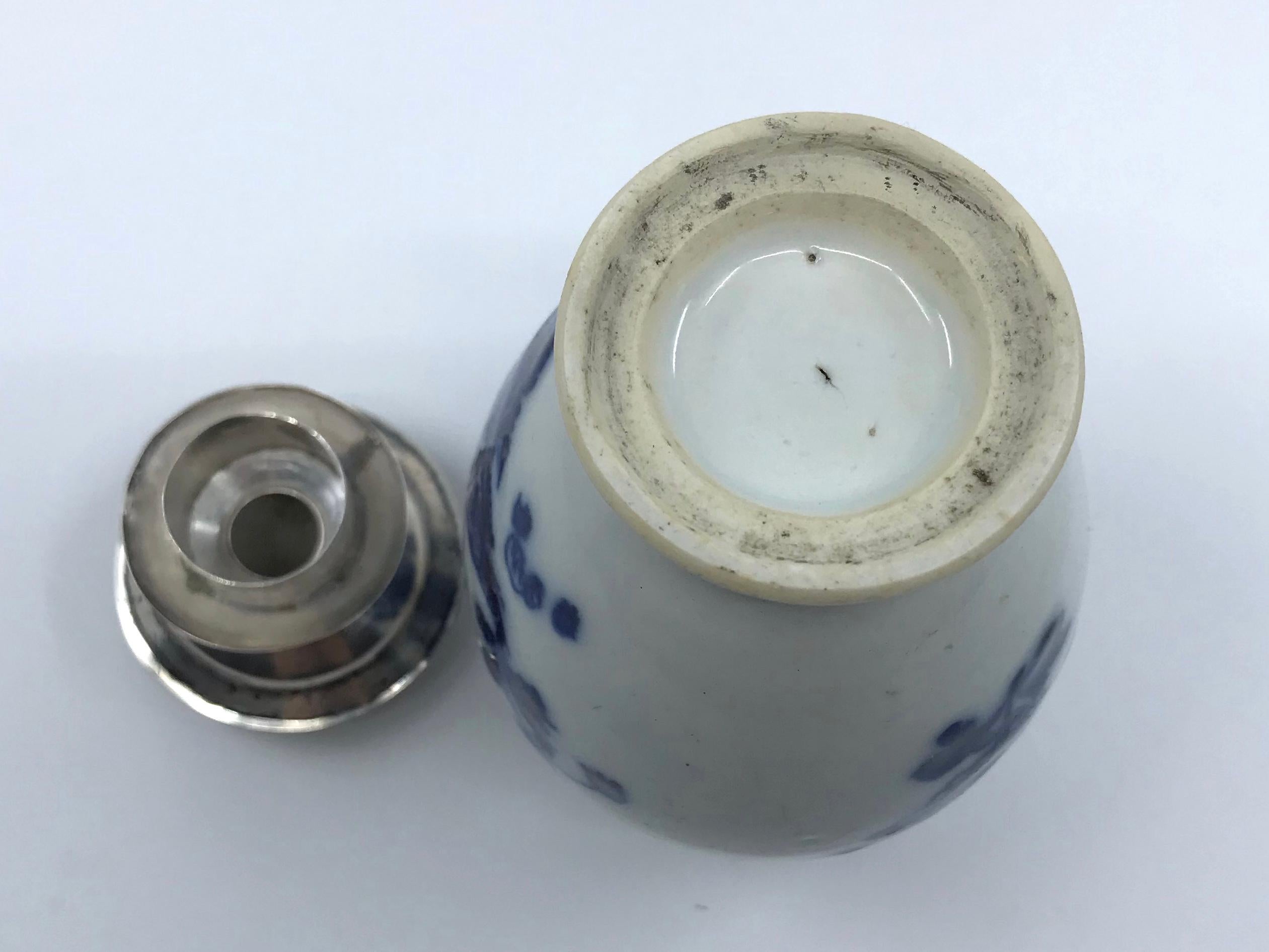 18th Century Blue and White Kang-xi Tea Caddy with Silver Stopper For Sale