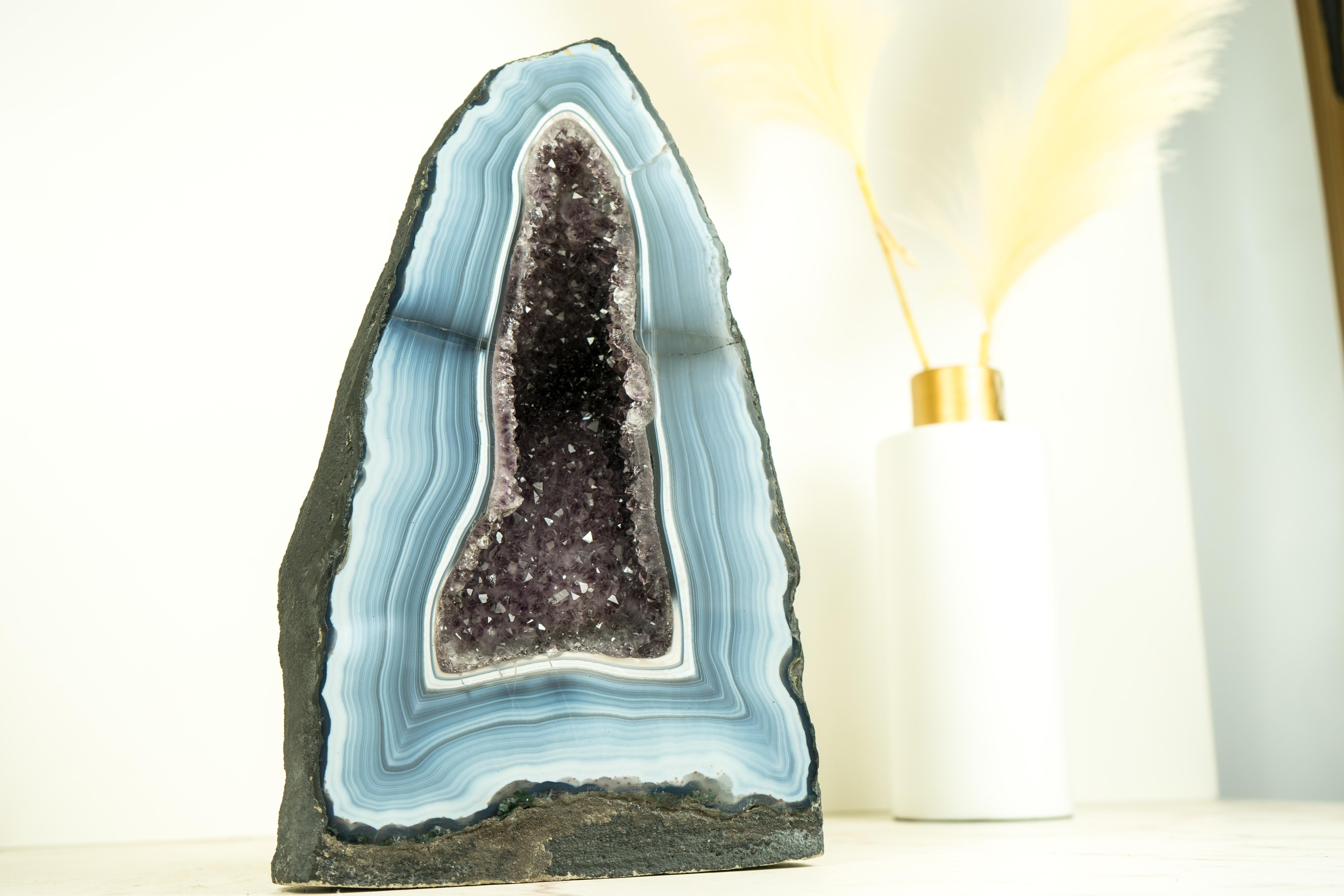 Geode di Agata Pizzo blu e bianco con disegni a strisce unici e Druzy di Ametista in vendita 4