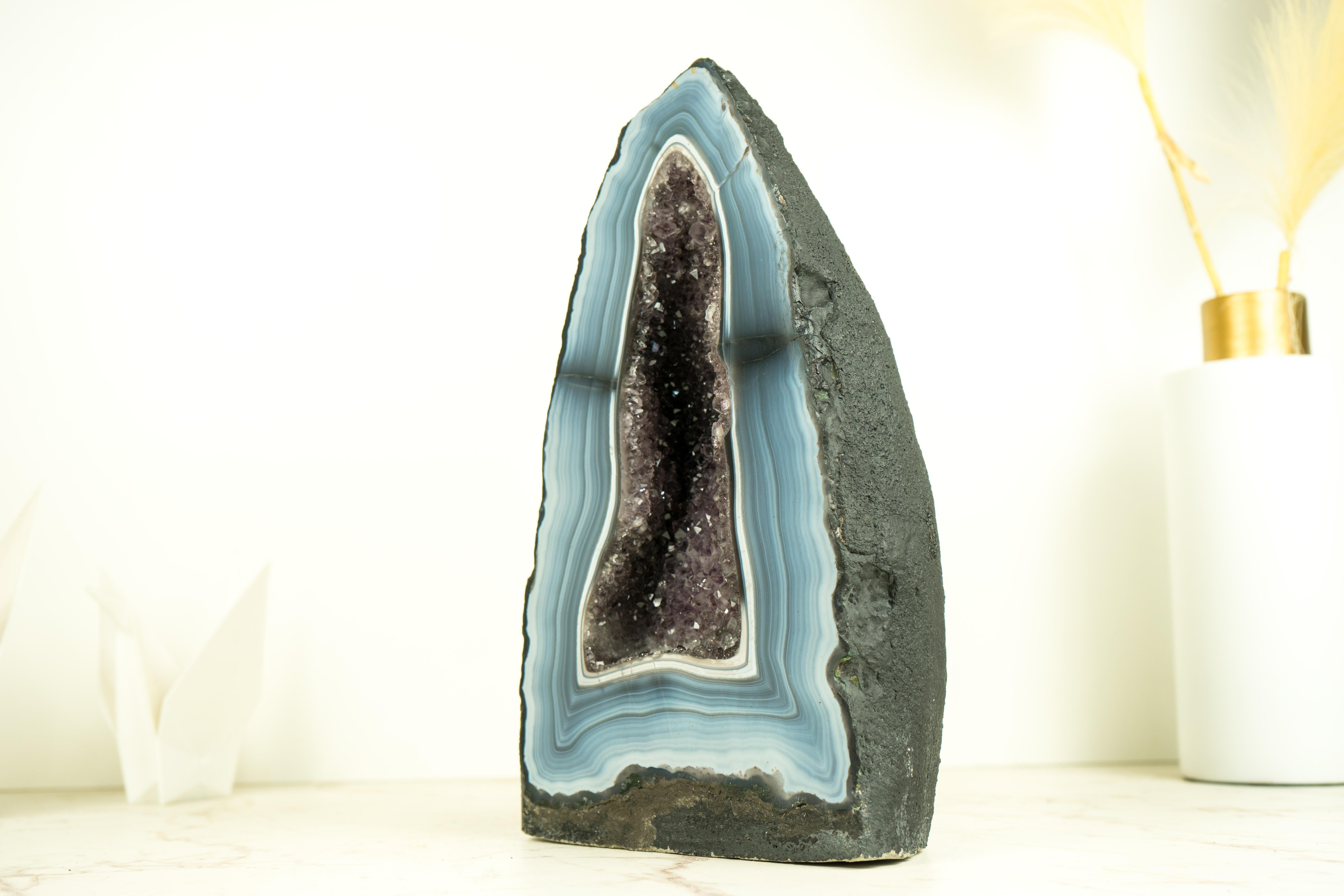 Geode di Agata Pizzo blu e bianco con disegni a strisce unici e Druzy di Ametista in vendita 5