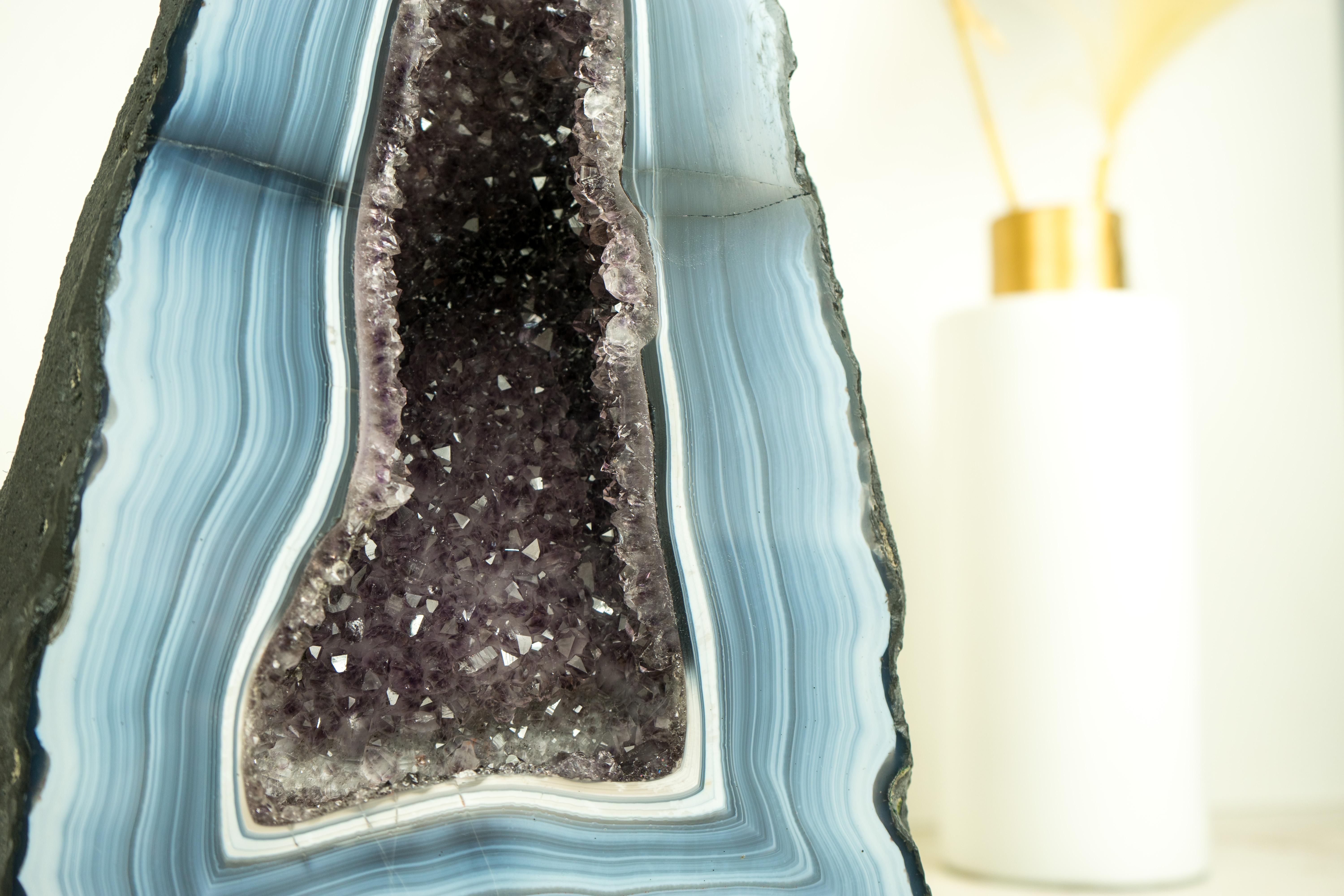 Geode di Agata Pizzo blu e bianco con disegni a strisce unici e Druzy di Ametista In condizioni Nuovo in vendita a Ametista Do Sul, BR