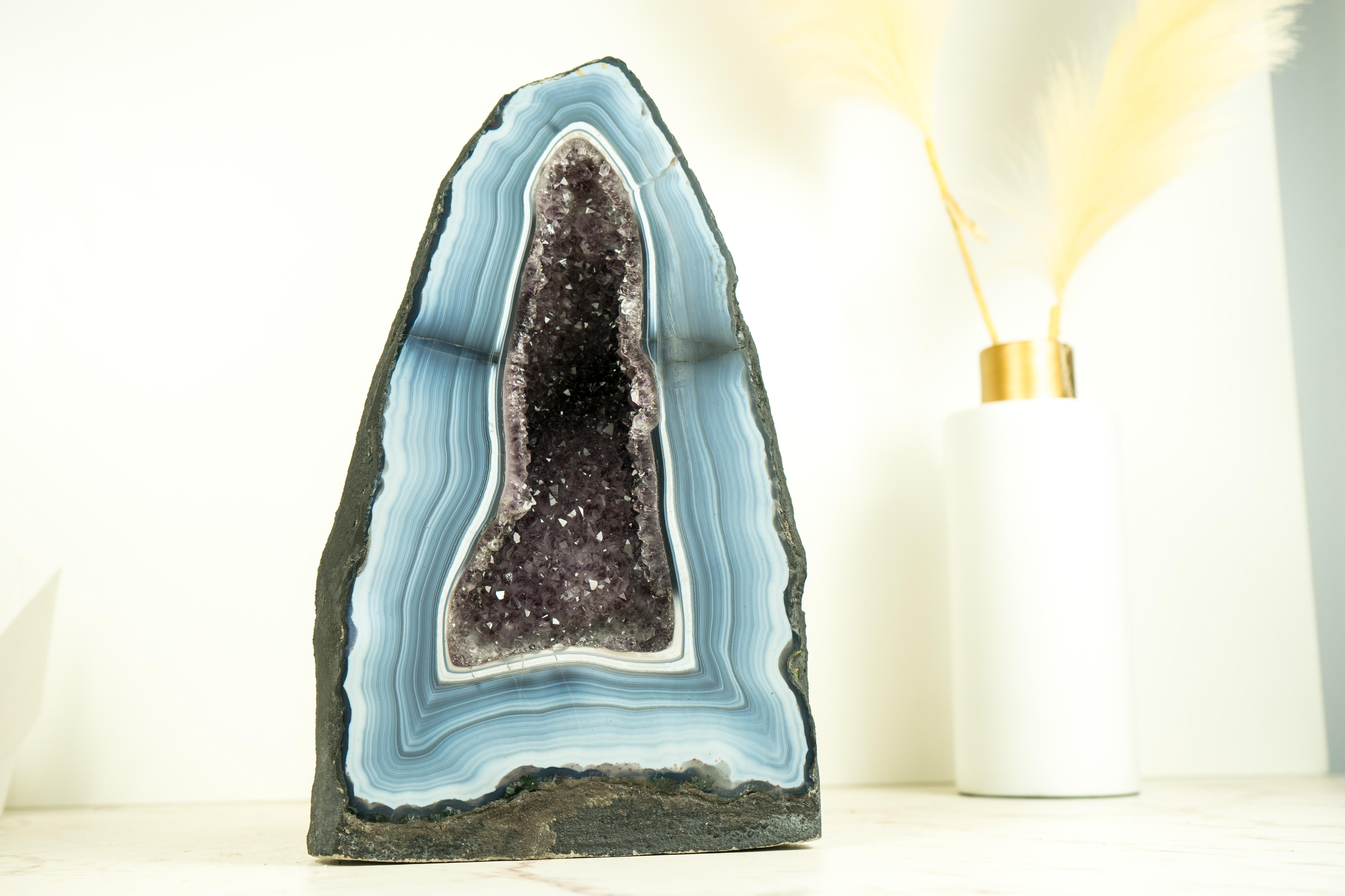 Geode di Agata Pizzo blu e bianco con disegni a strisce unici e Druzy di Ametista in vendita 2
