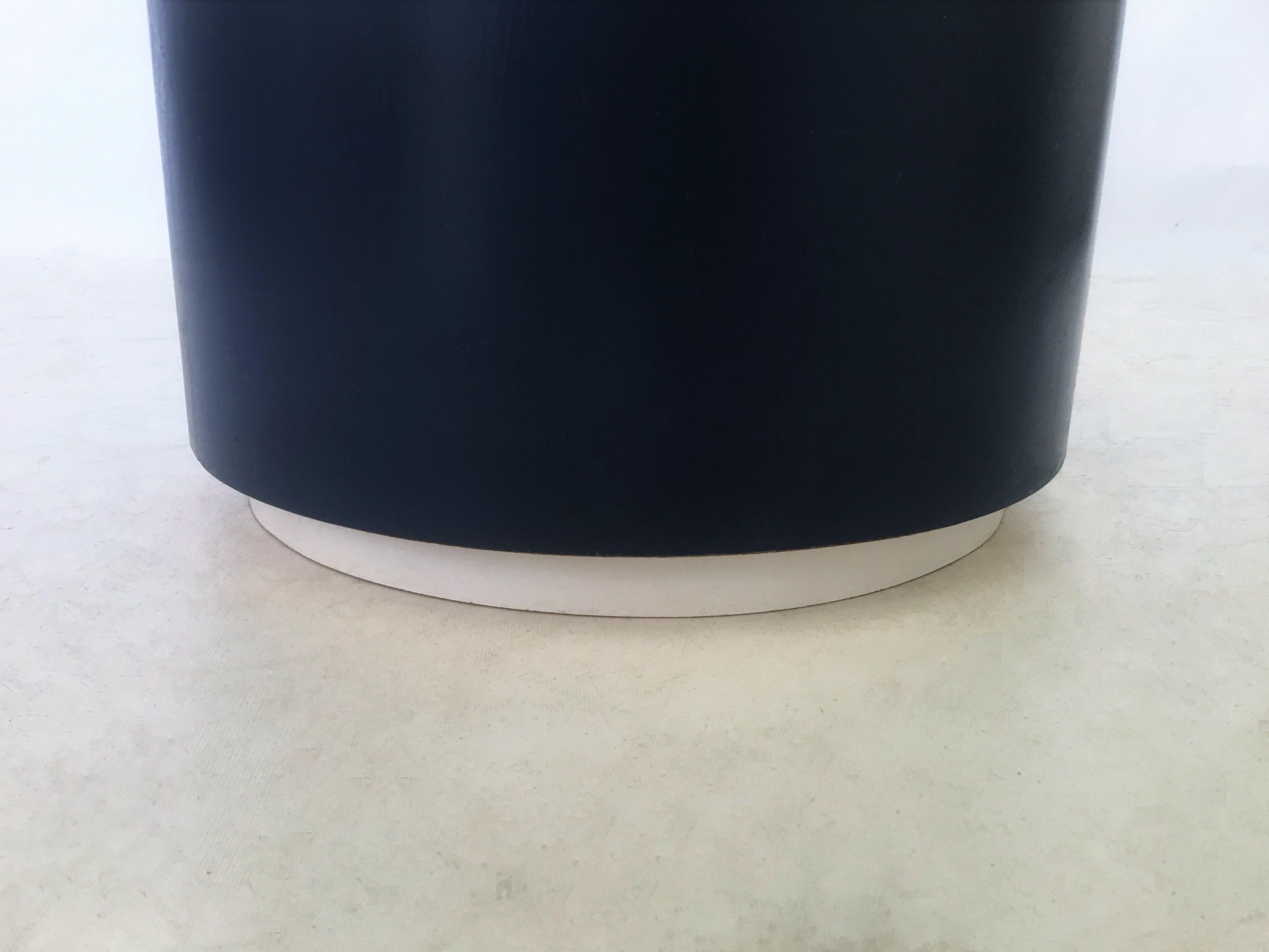 Blue and White Lacquered Modern Drum Accent Table In Good Condition For Sale In Dallas, TX