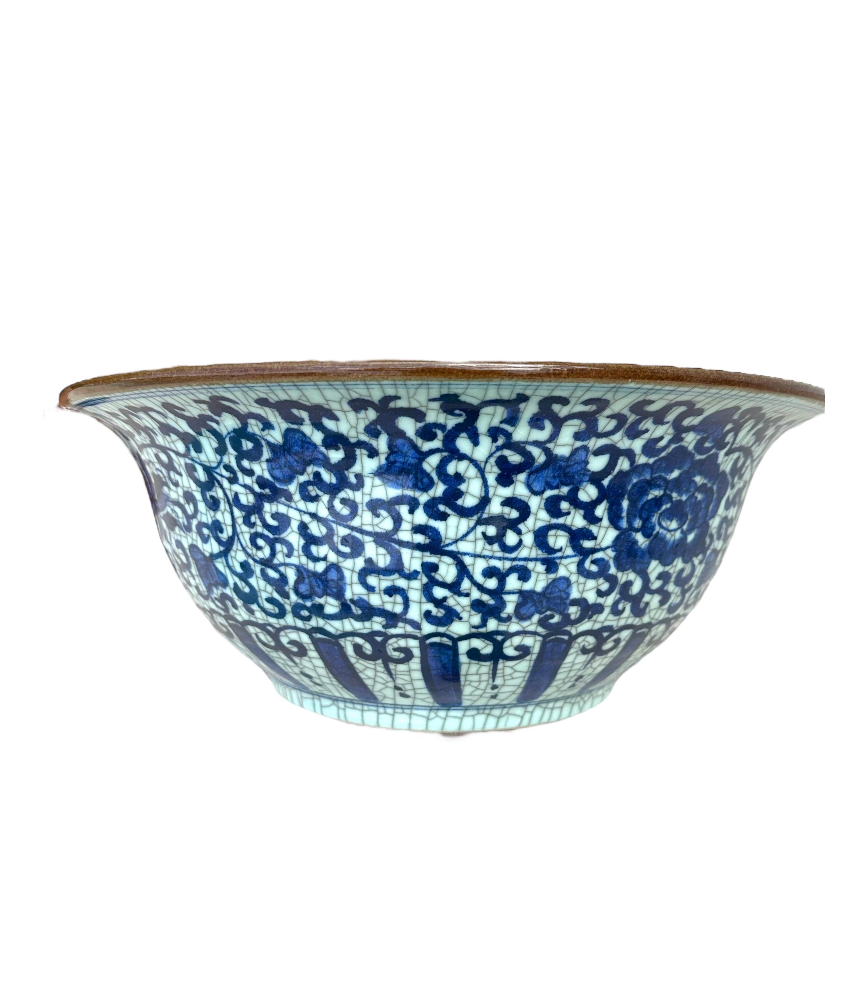 This is an absolutely stunning blue and white Bowl- I’m not sure what dynasty this is that I did a lot of research it is believed to be late 19th century. In person this is truly stunning!
The crackling is beautiful. BTW this weight almost 30