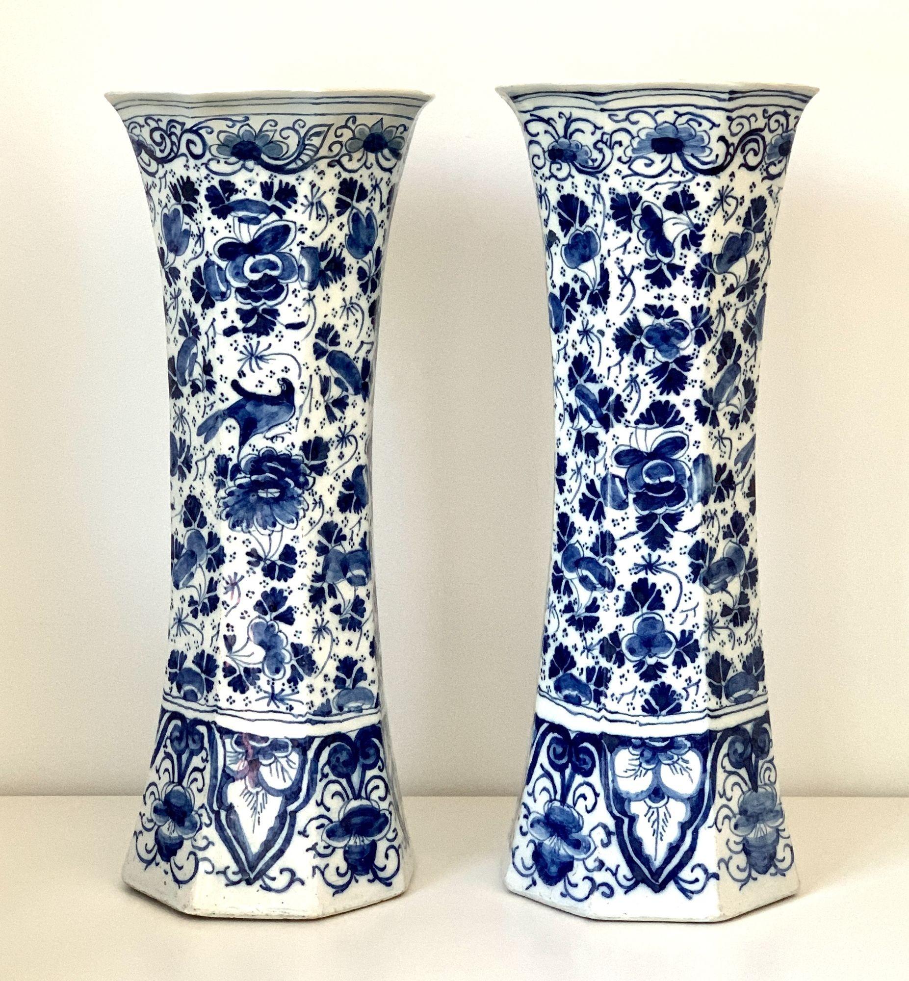 Blue and White Large Delft Five Piece Garniture Hand Painted Early-18th Century In Excellent Condition In Katonah, NY