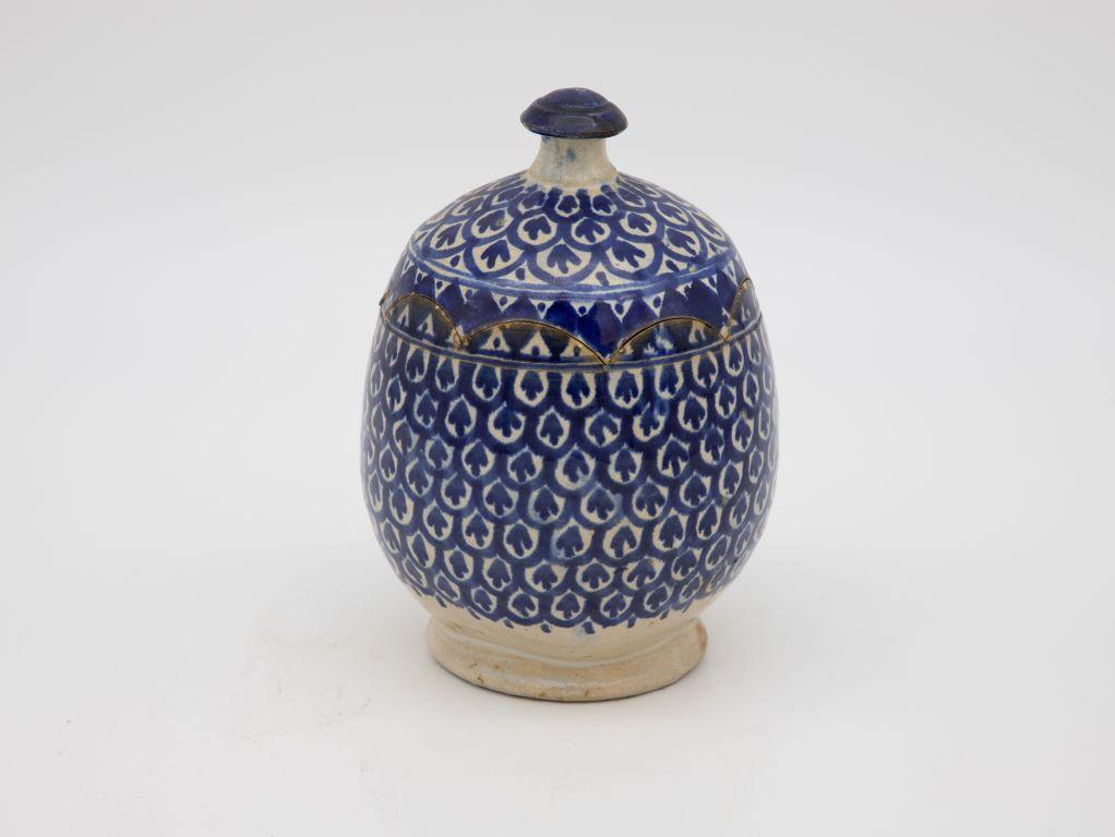 Blue and White Lidded Jar In Good Condition In South Salem, NY