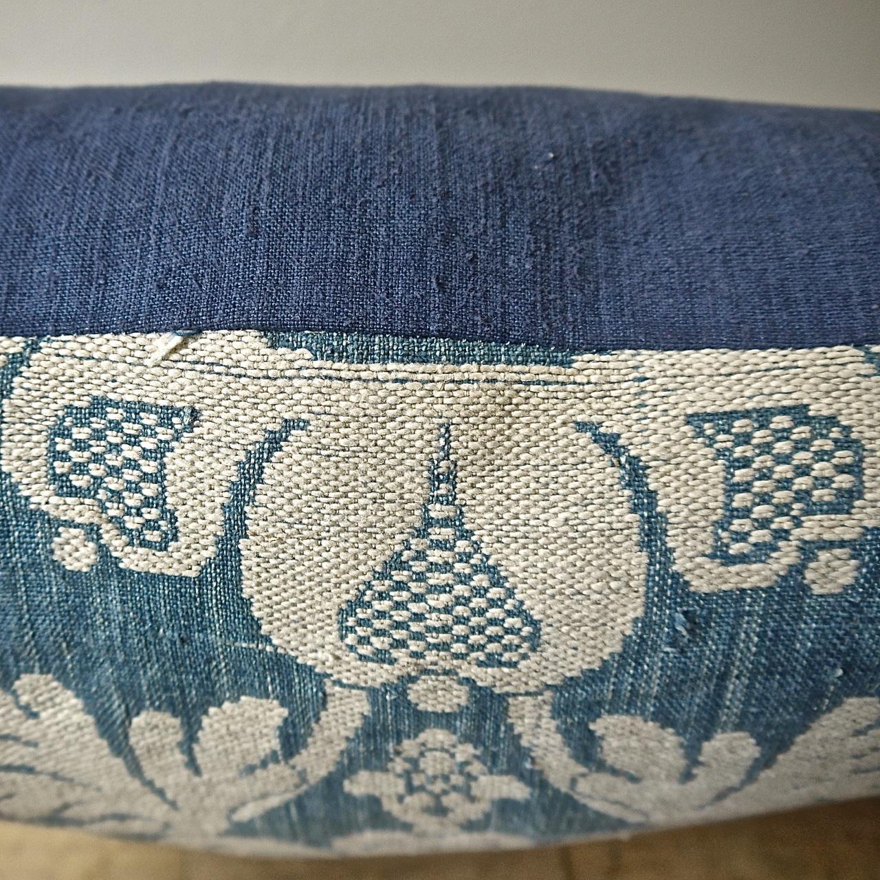 Blue and White Linen and Cotton Pillows, French, circa 1760s In Good Condition In London, GB