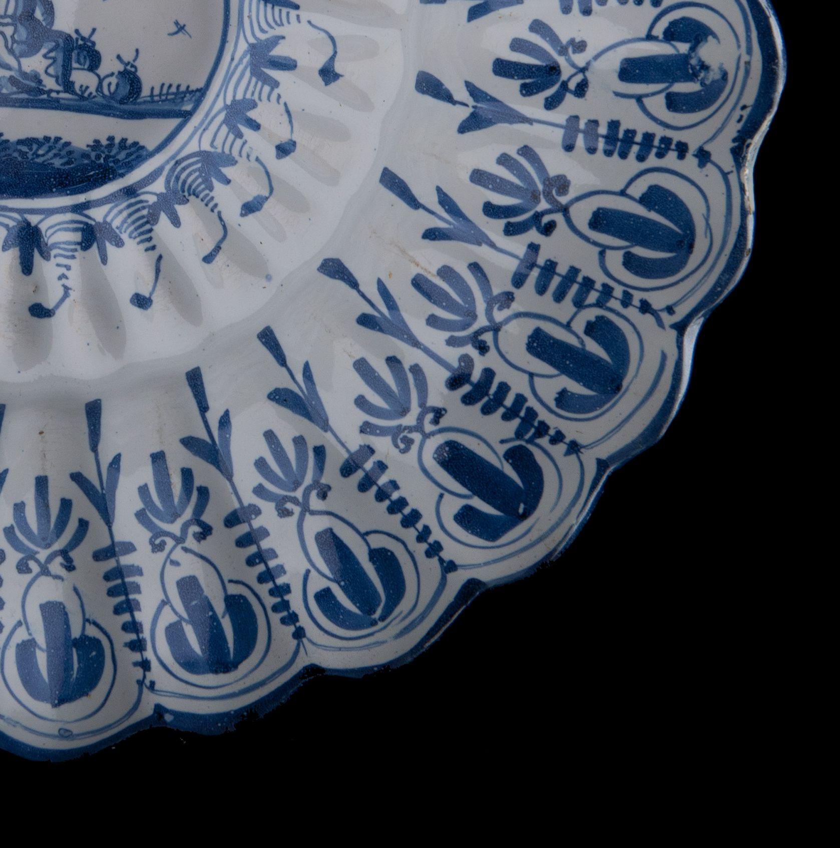 Blue and White Lobed Dish with Shepherd, Northern Netherlands, 1650-1680 In Good Condition For Sale In ROSSUM, GE