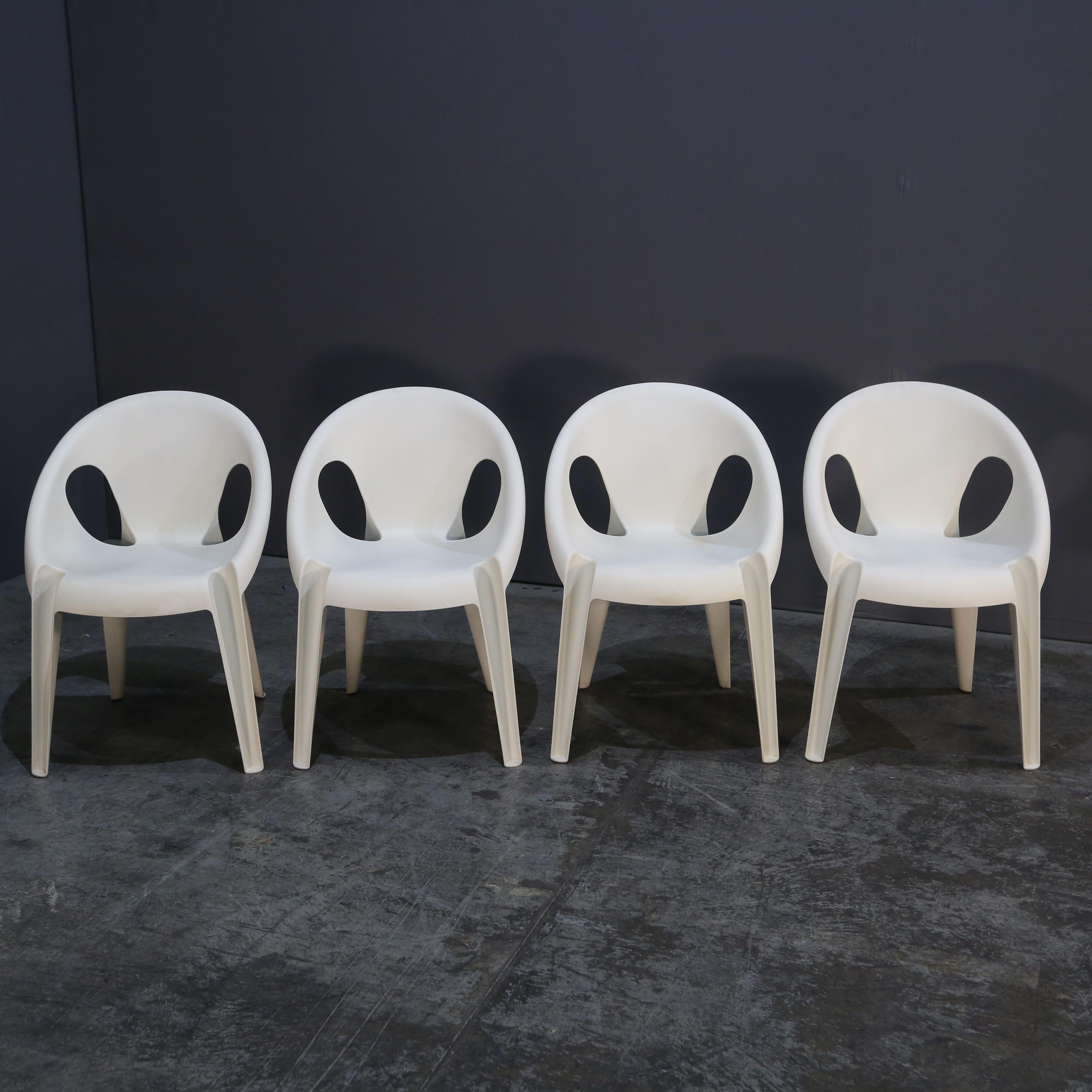 Plastique Chaises cloche Magis bleues et blanches de Konstantin Grcic, ensemble de huit en vente
