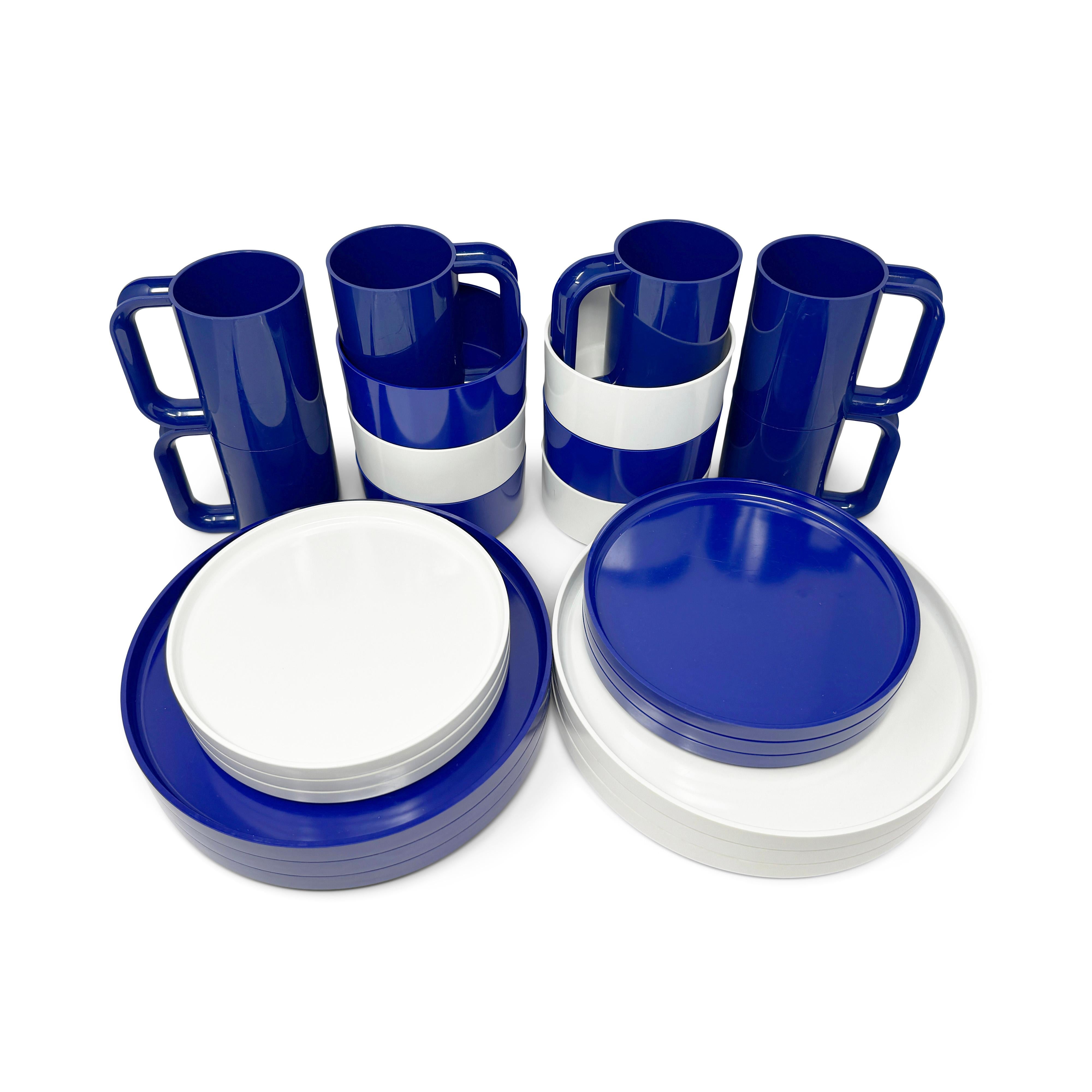 Blue and White Massimo Vignelli for Heller Dishes - Service for 6 In Good Condition In Brooklyn, NY