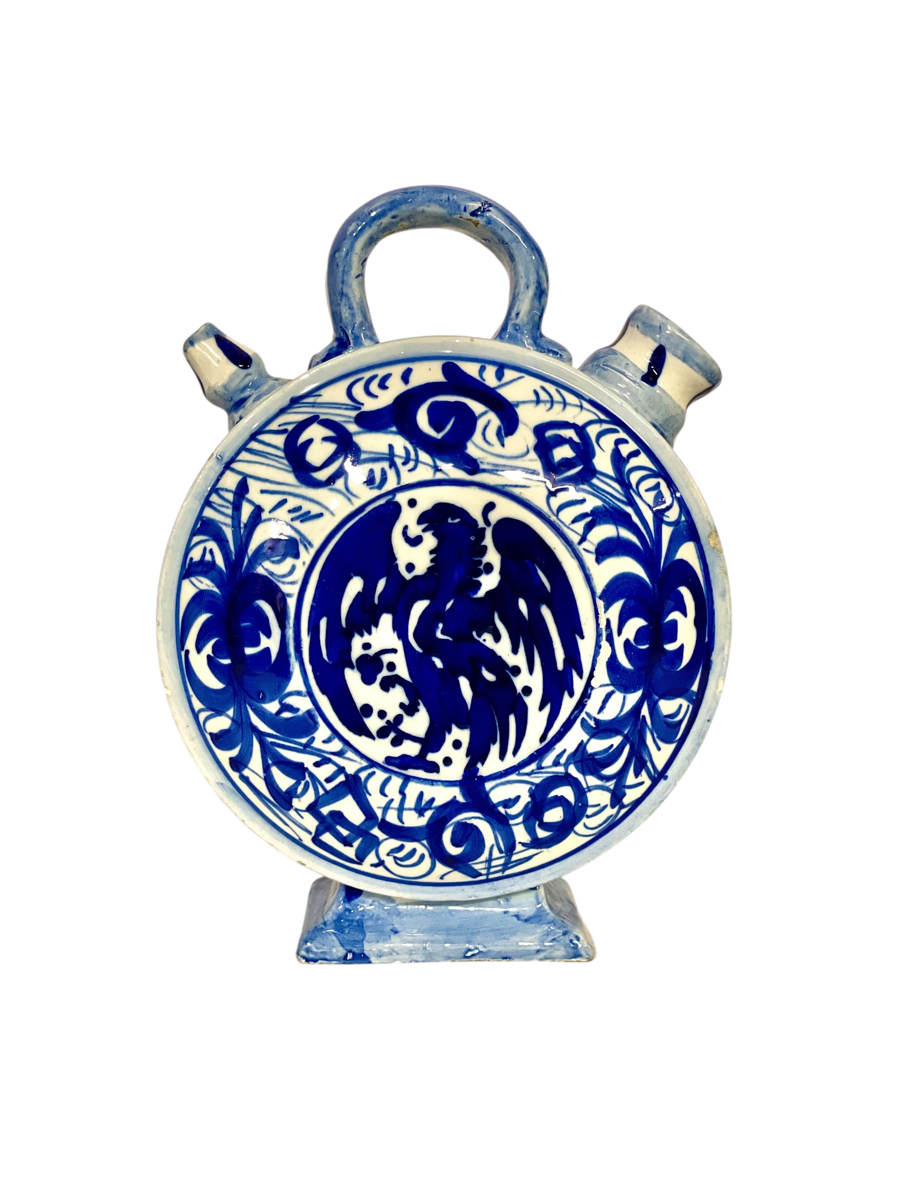 Azul y blanco en forma de luna  Chevrette o jarra de agua de barro Loza de barro en venta
