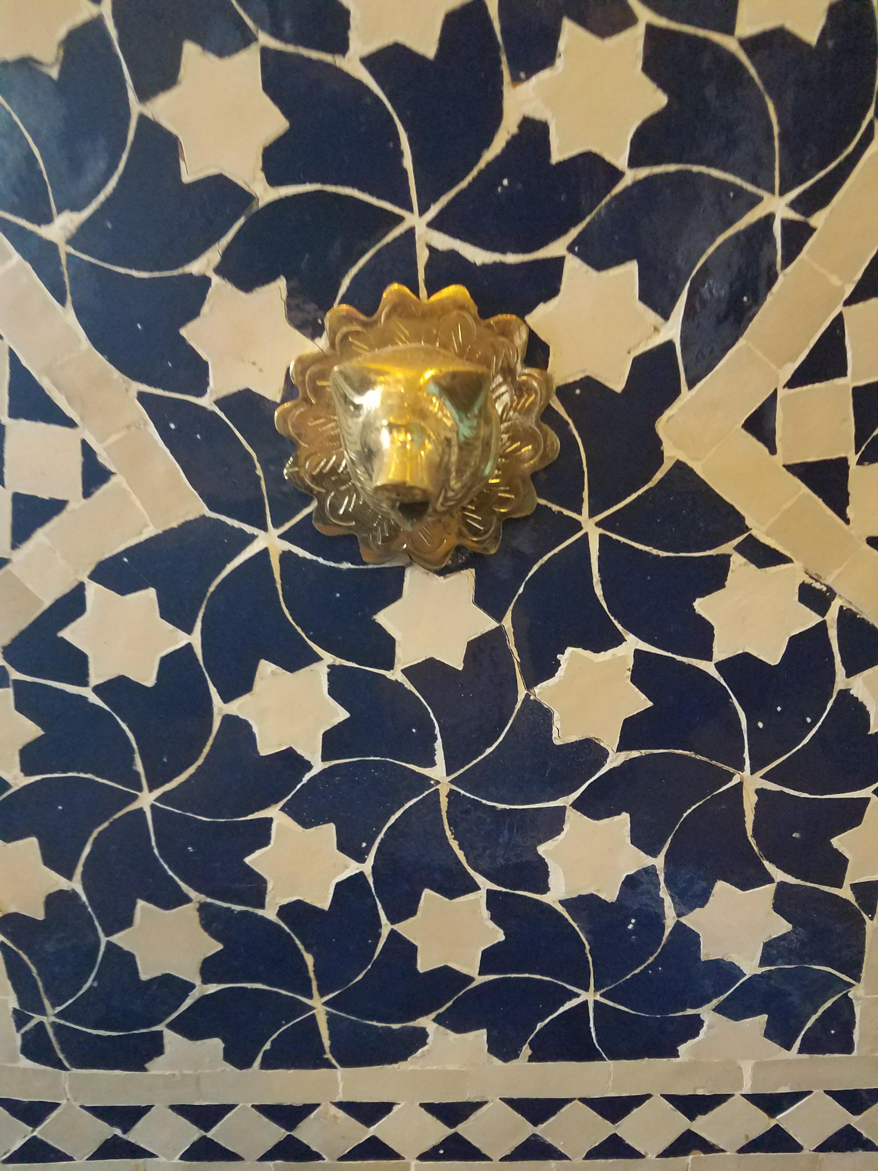 Just arrived!! Blue and white Rafraf style handmade Moroccan mosaic tile fountain made in Marrakech, Morocco. This amazing fountain measures approximately 49