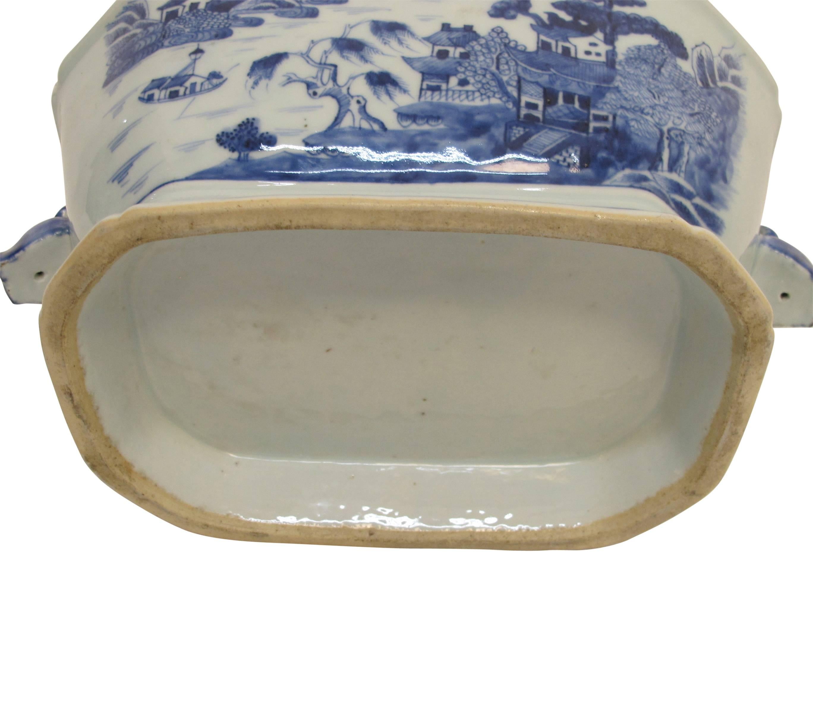 Blue and White Nanking Ware Tureen, Chinese Export 19th Century 3