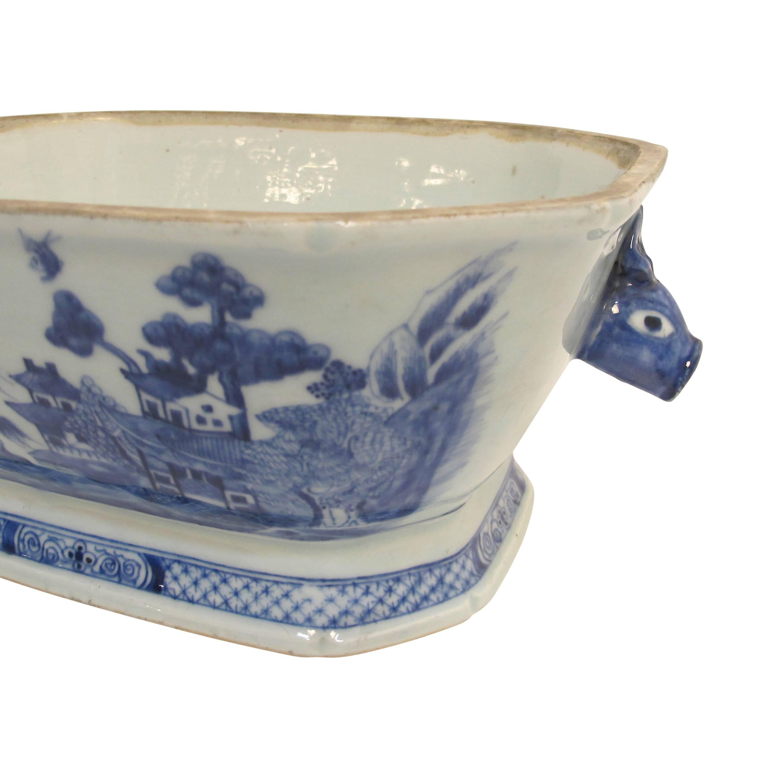 Hand-Painted Blue and White Nanking Ware Tureen, Chinese Export 19th Century