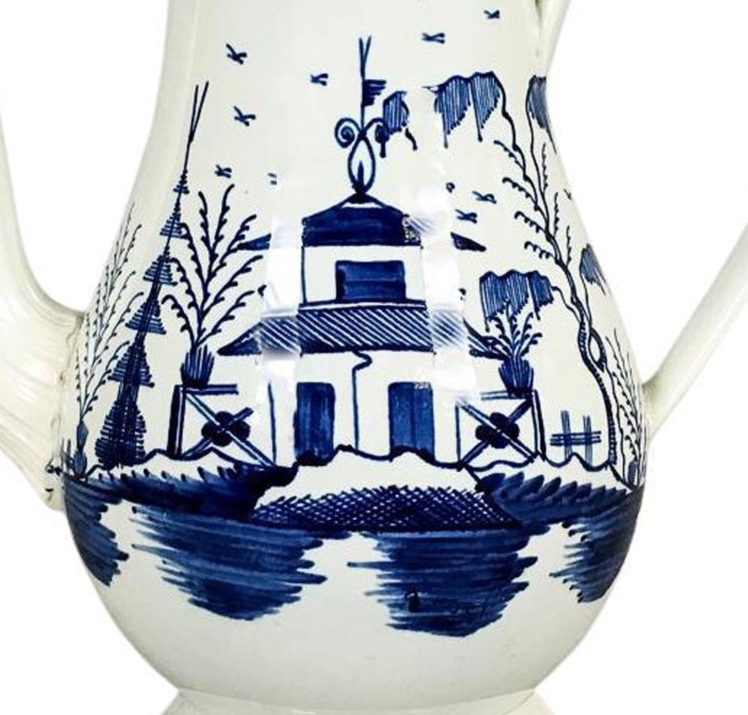 Couchtisch aus blauem und weißem Perlengeschirr aus dem 18. Jahrhundert, 1785 im Angebot 1