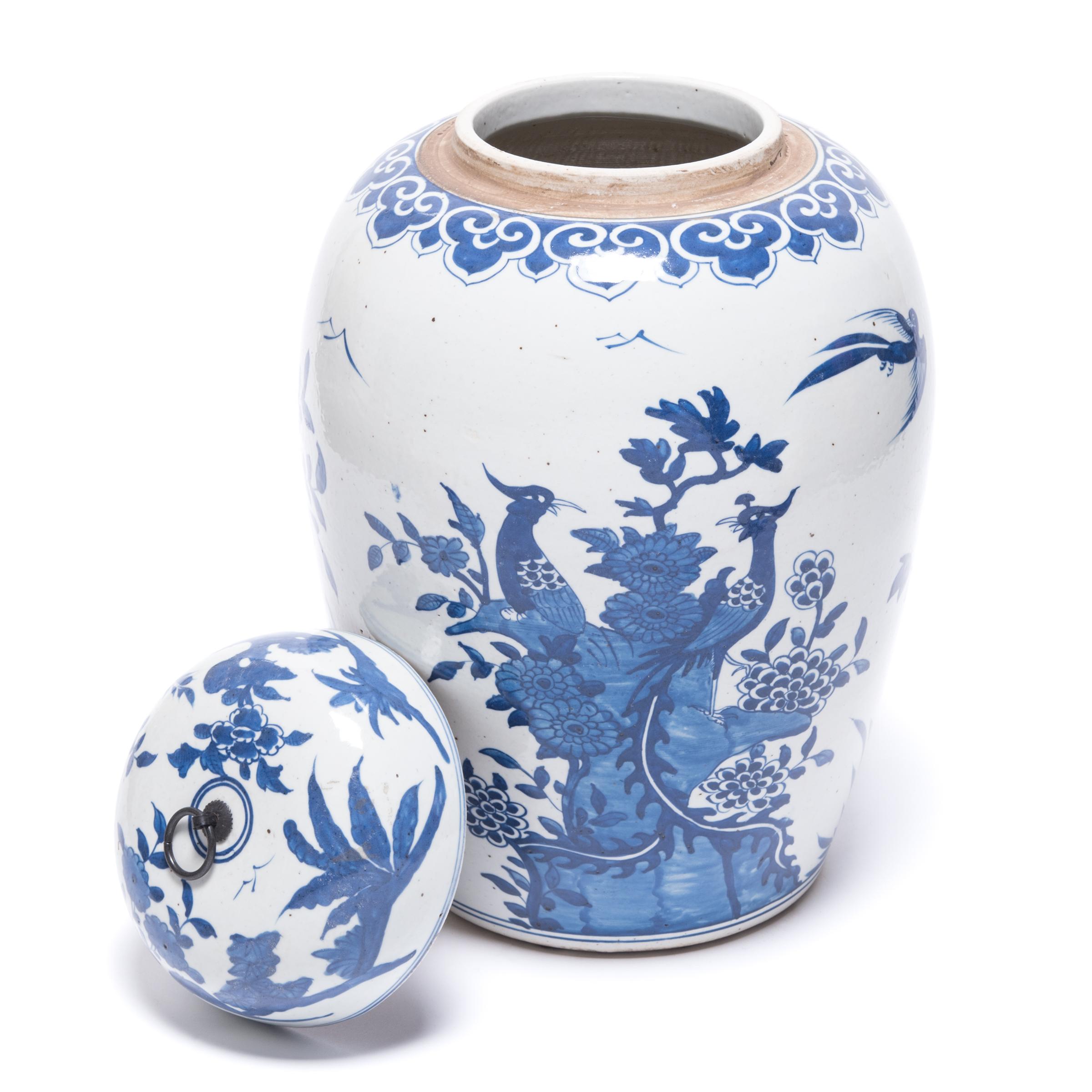 Contemporary Chinese Blue and White Tea Leaf Jar For Sale