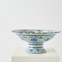 Blue and White Plate with Interlocking Lotus Stem Design