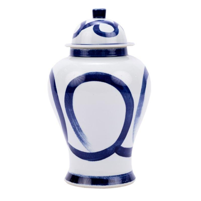 Chippendale cinese Vaso da tempio in porcellana blu e bianca a pennellate, grande in vendita