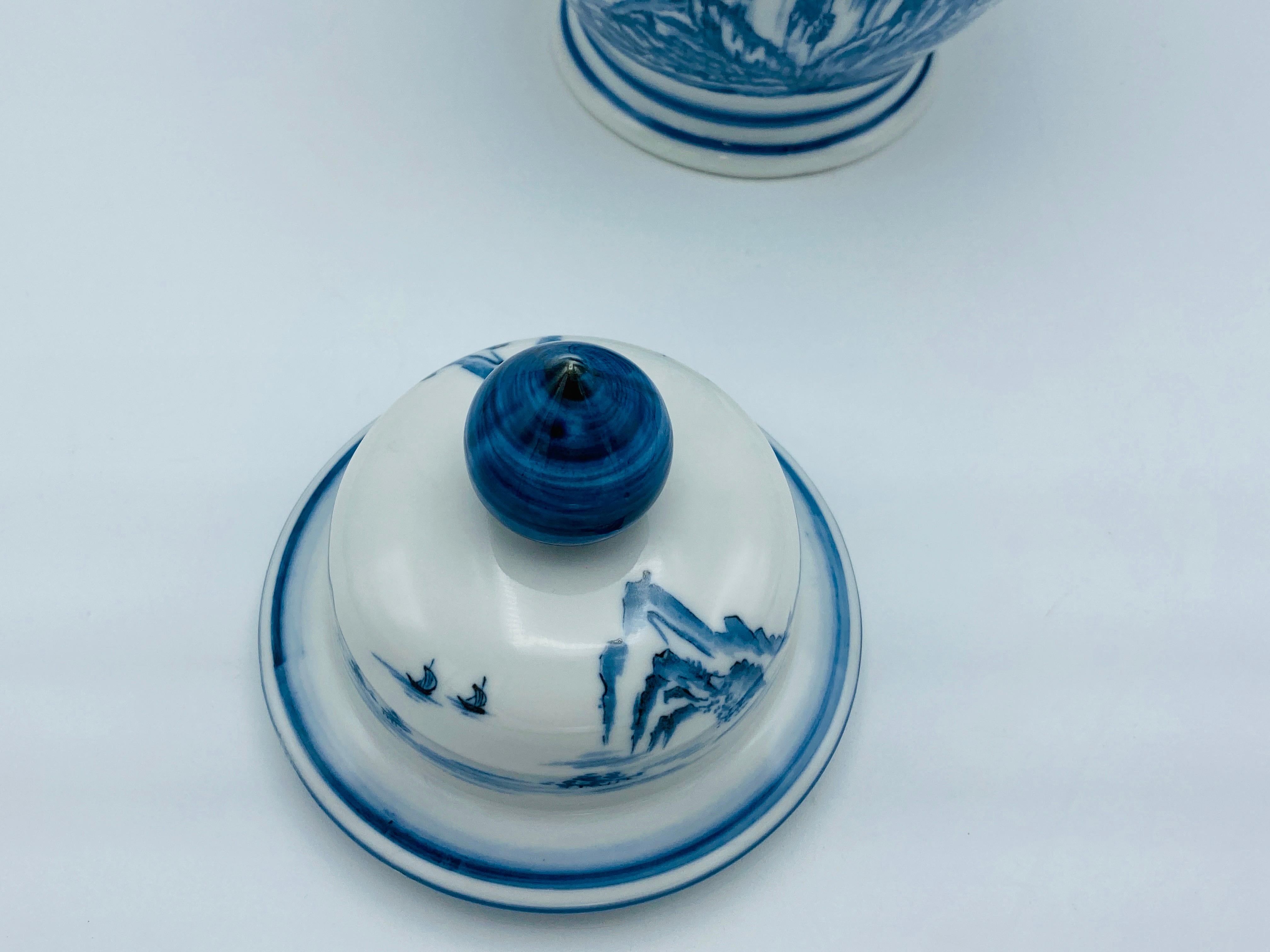 Blue and White Porcelain Chinoiserie Ginger Jar with Ornate Scene, 1970s For Sale 7