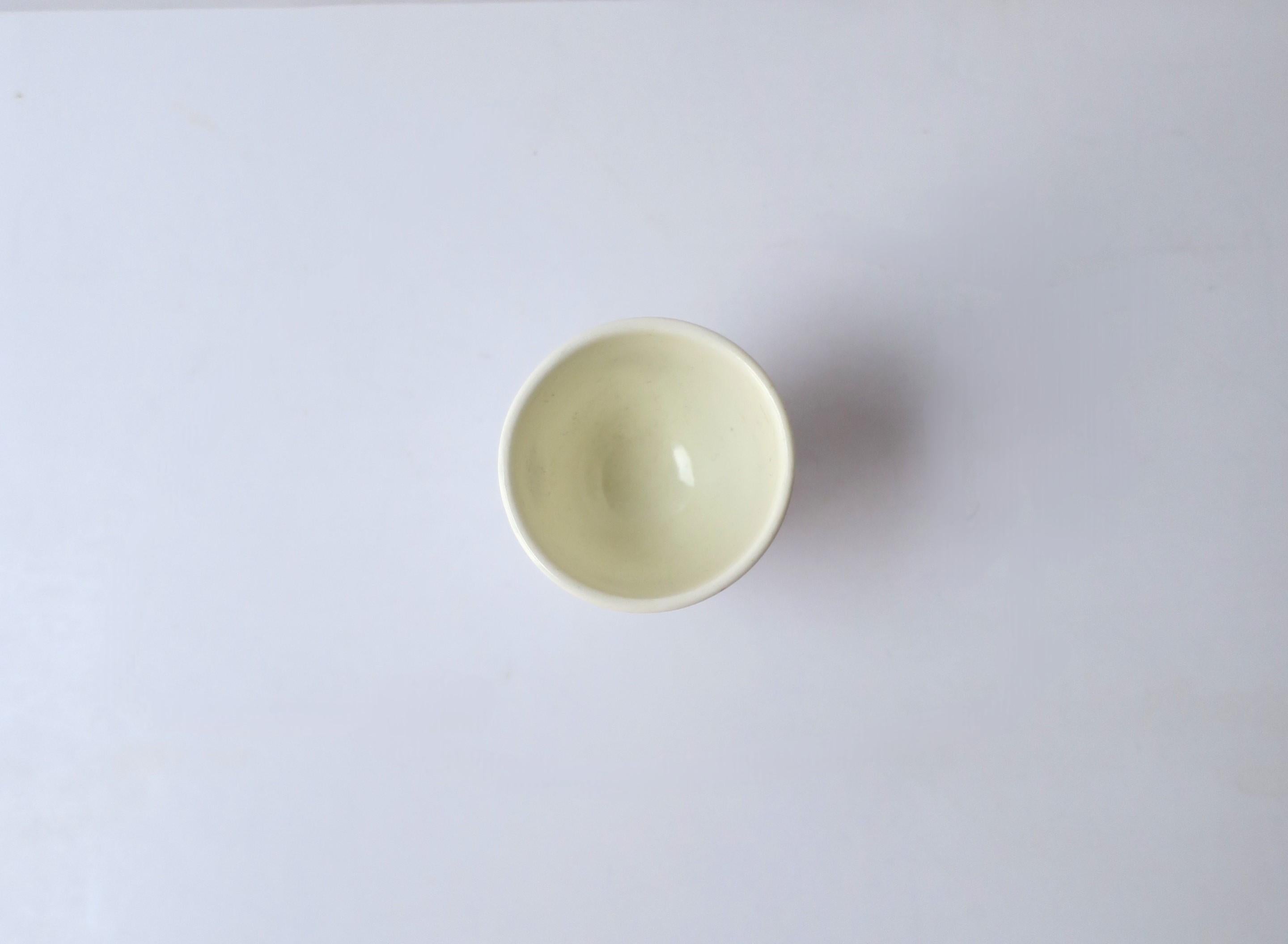Blue and White Porcelain Egg Holder Cup For Sale 3